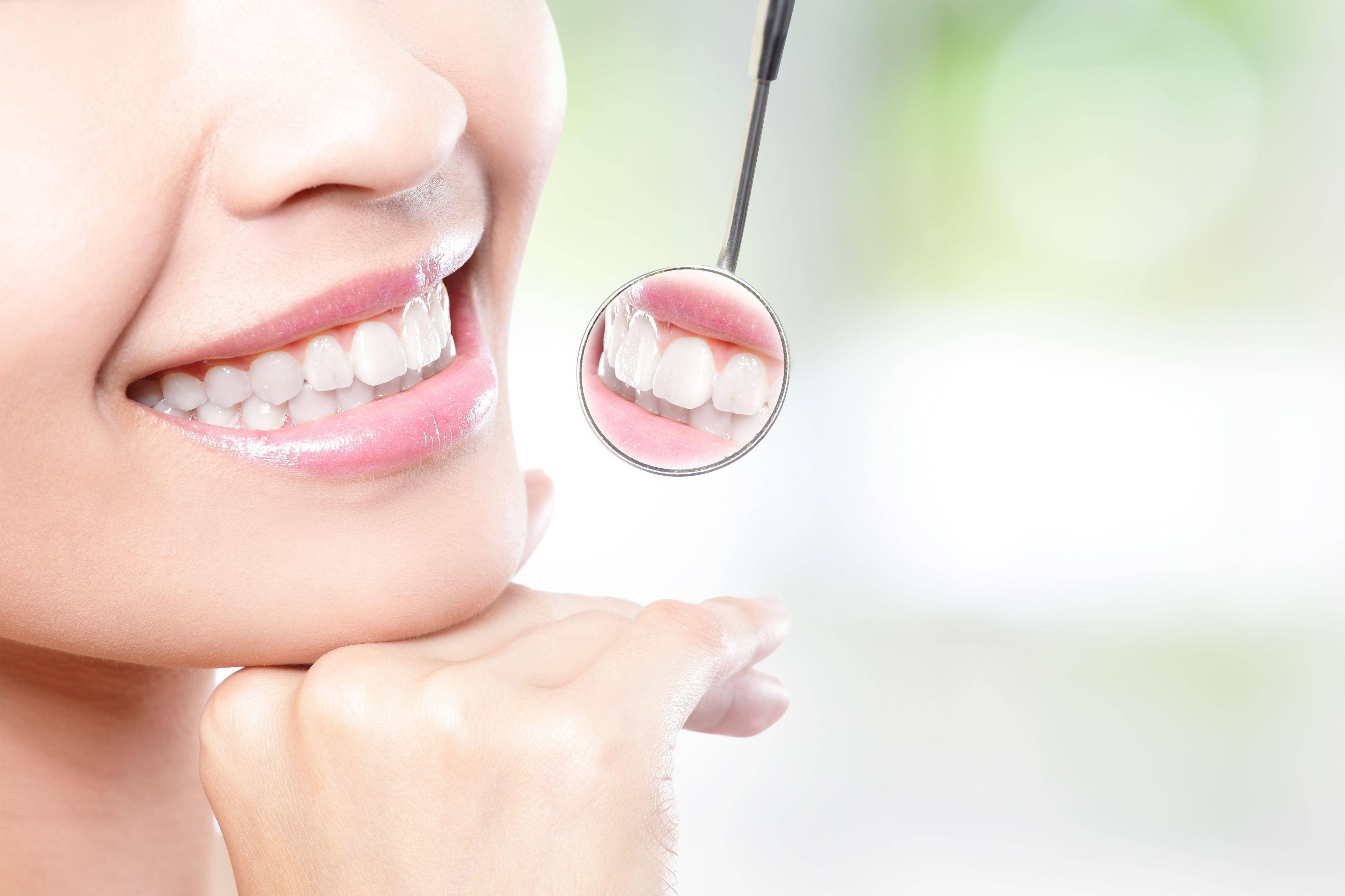 dentist's mirror rod, smiling woman, bright white teeth, 4K Desktop Wallpaper