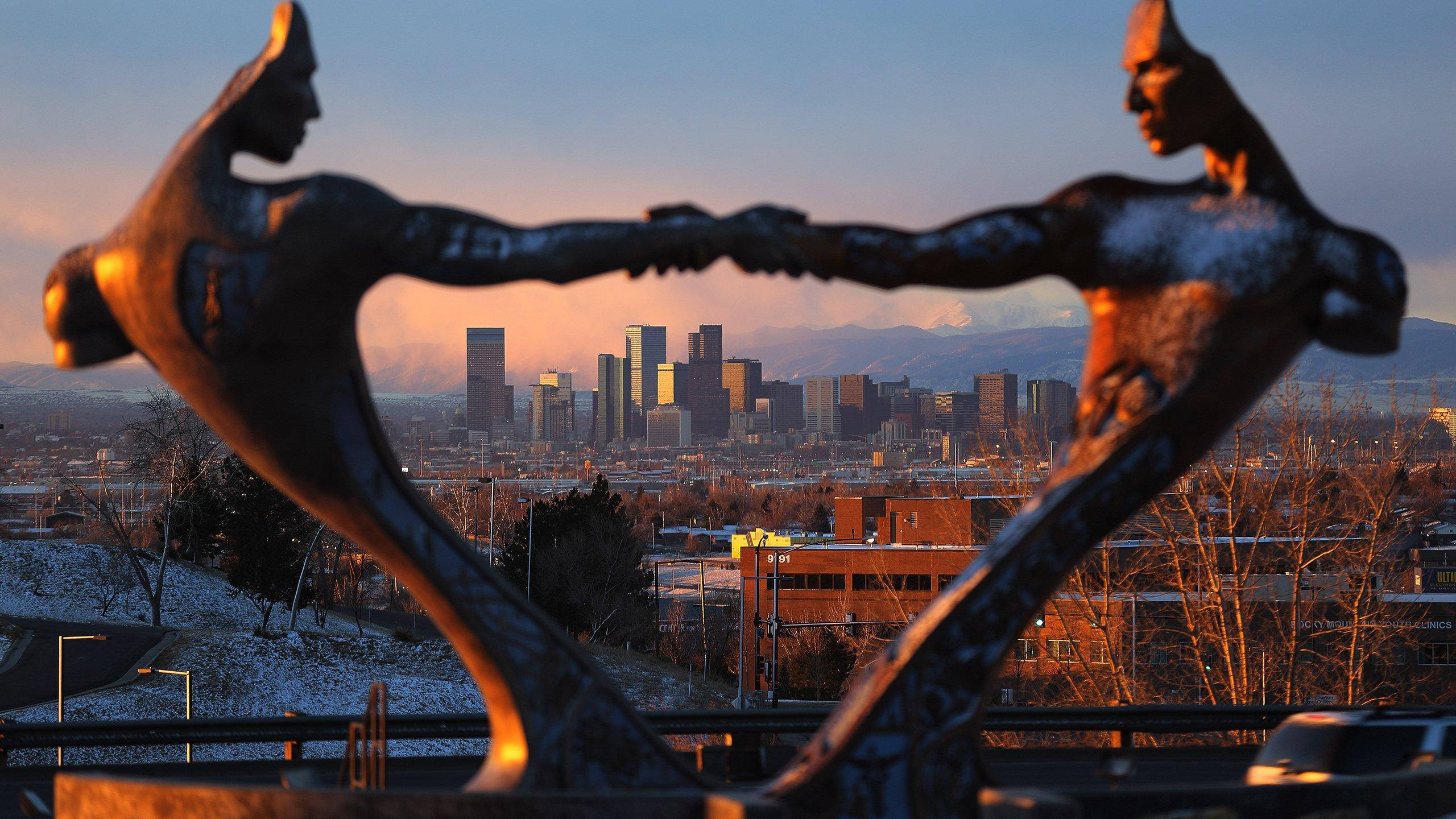 Denver, bronze statues, city skyline, 2K Desktop Wallpaper