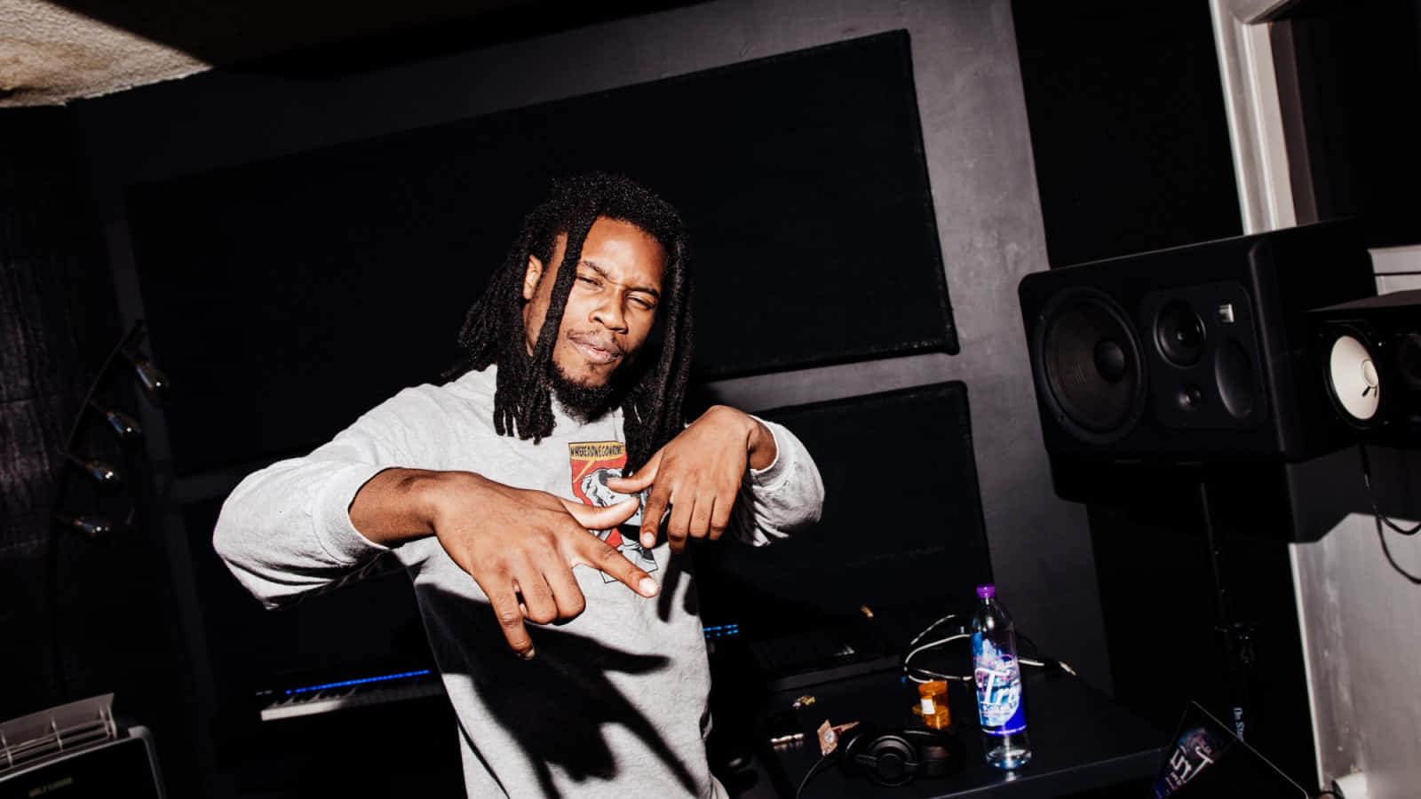 Denzel Curry, dreadlocks, dim studio, HD Desktop Wallpaper