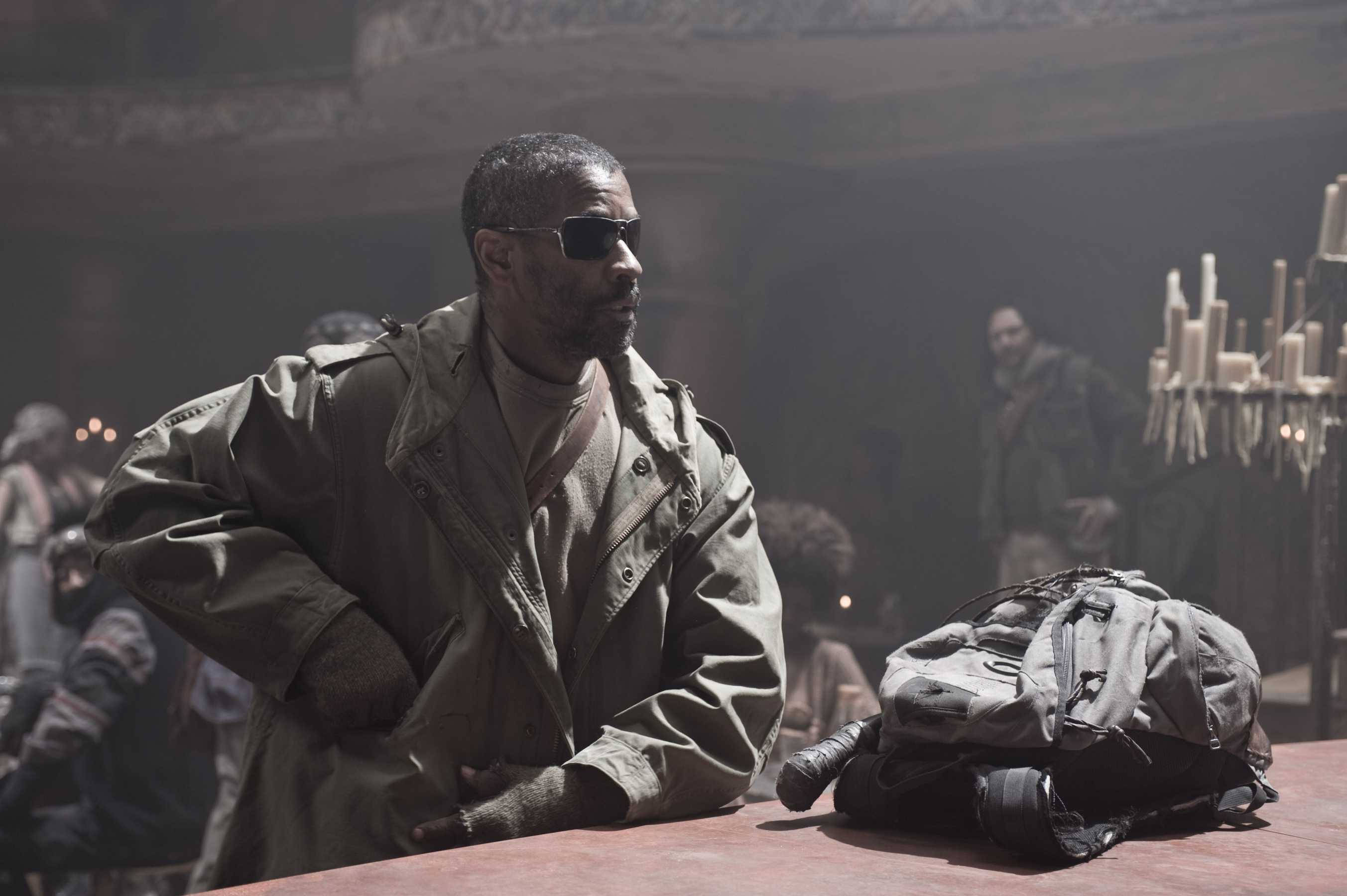 Denzel Washington, trench coat, sunglasses, 2K Desktop Wallpaper