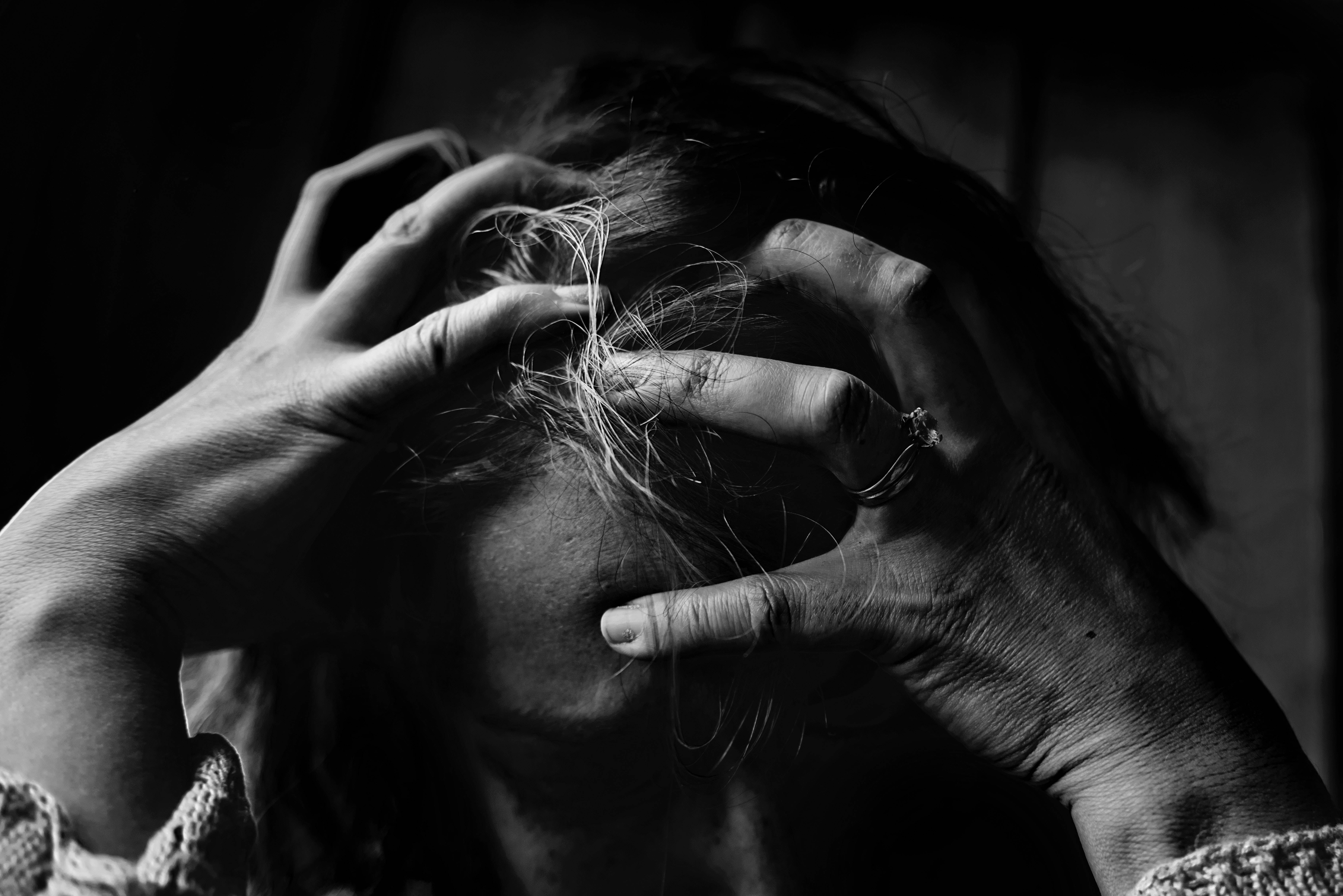 Depression Aesthetic, black and white, clutches their head, 5K Desktop Wallpaper
