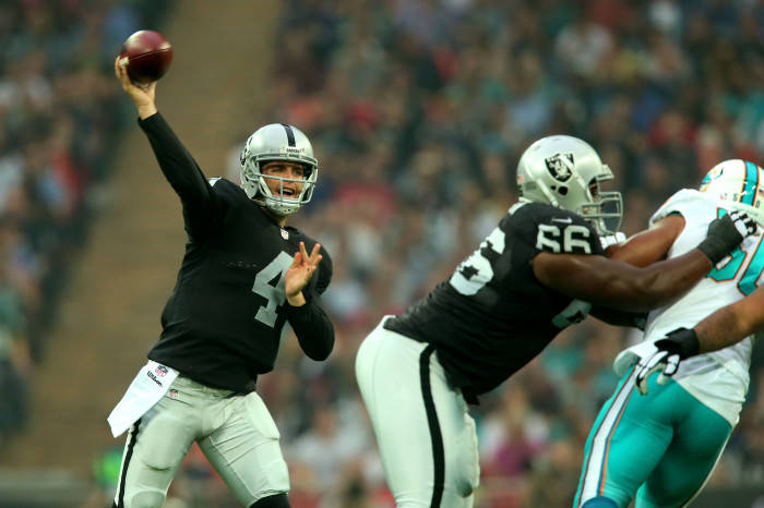 Derek Carr, black and silver uniform, teal and white, SD Desktop Wallpaper