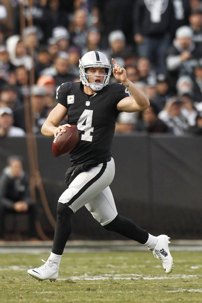 Derek Carr, black and silver uniform, football quarterback, SD Phone Wallpaper