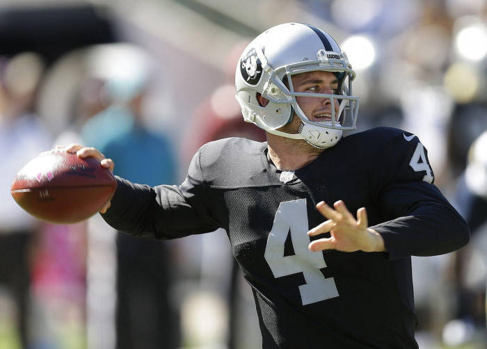 Derek Carr, black jersey, number four, SD Desktop Wallpaper