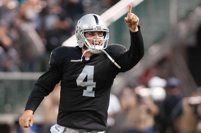 Derek Carr, black jersey, number four, SD Desktop Wallpaper