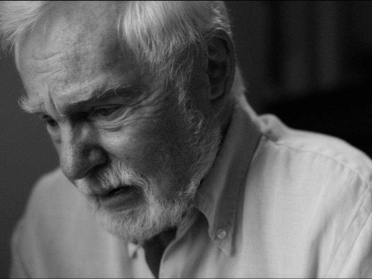 Derek Jacobi, old man portrait, black and white portrait, SD Desktop Wallpaper