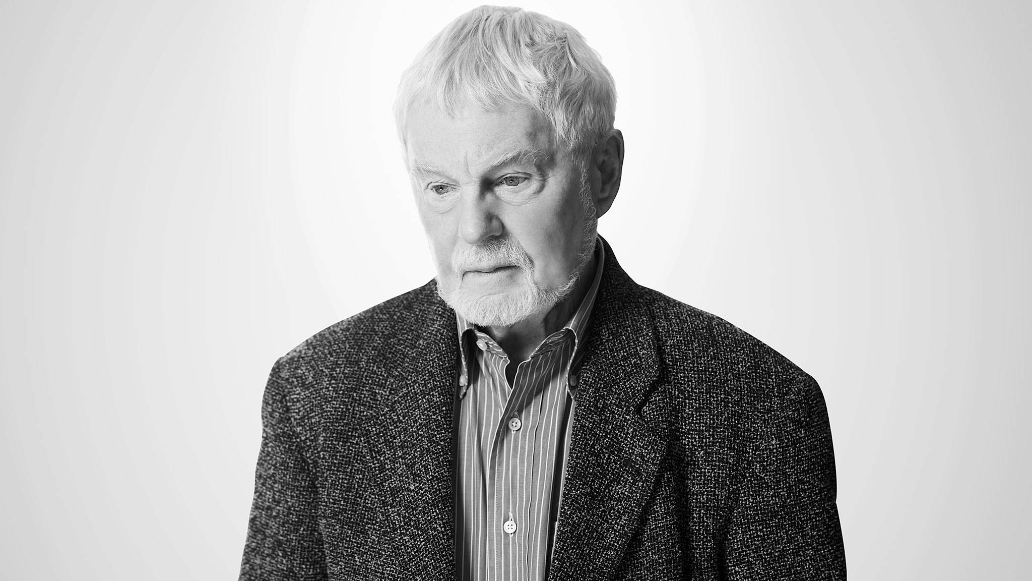 Derek Jacobi, black and white portrait, white hair, Full HD Desktop Wallpaper