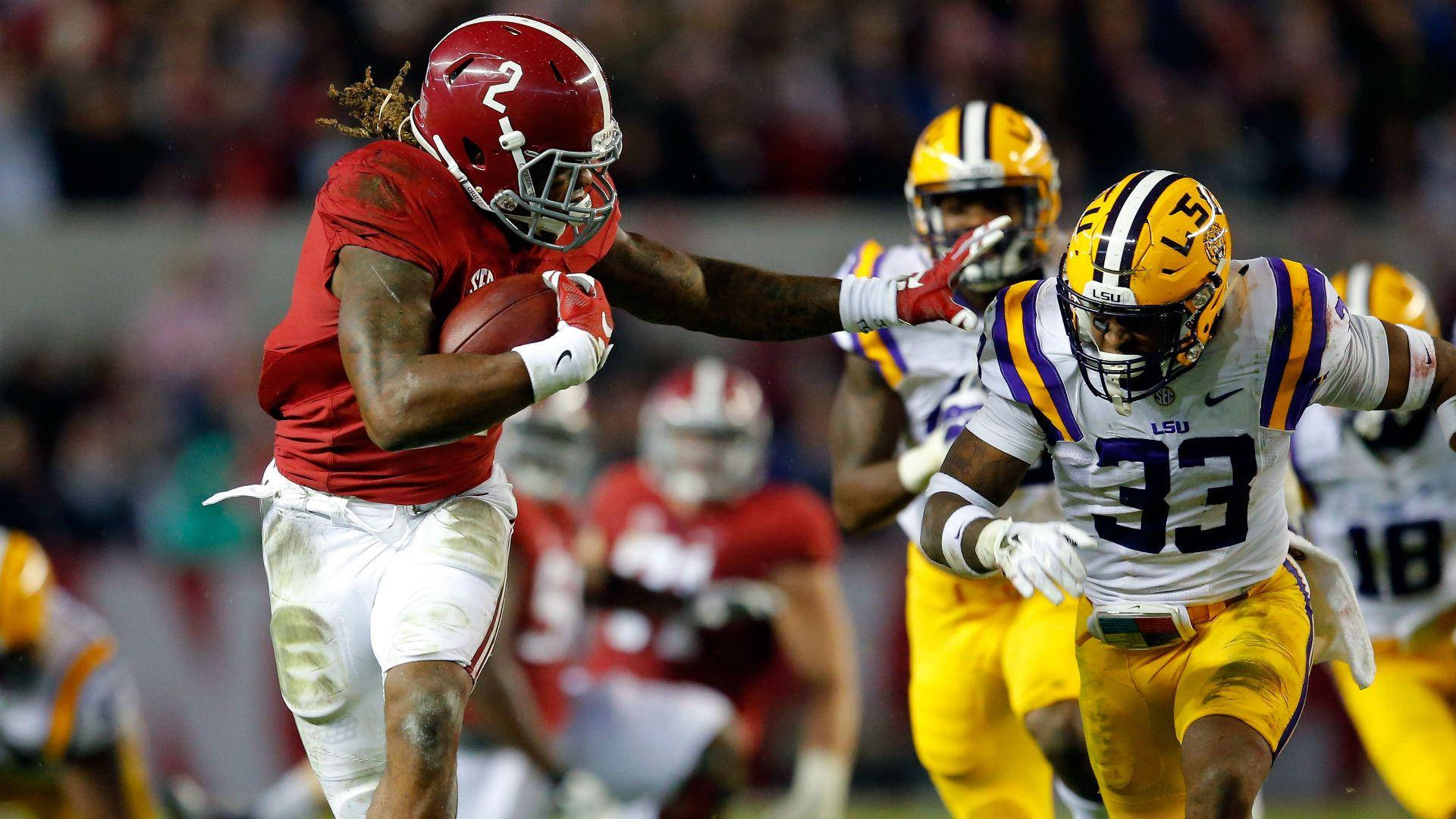 Derrick Henry, red-uniformed football player, yellow-uniformed defender, Full HD Desktop Wallpaper
