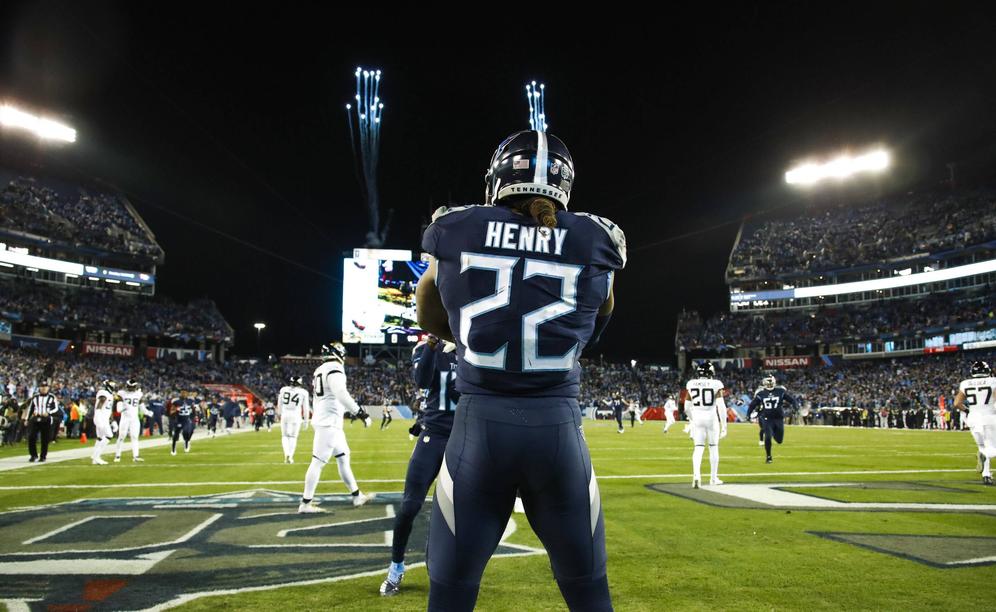 Derrick Henry, number 22, brightly lit field, 2K Desktop Wallpaper