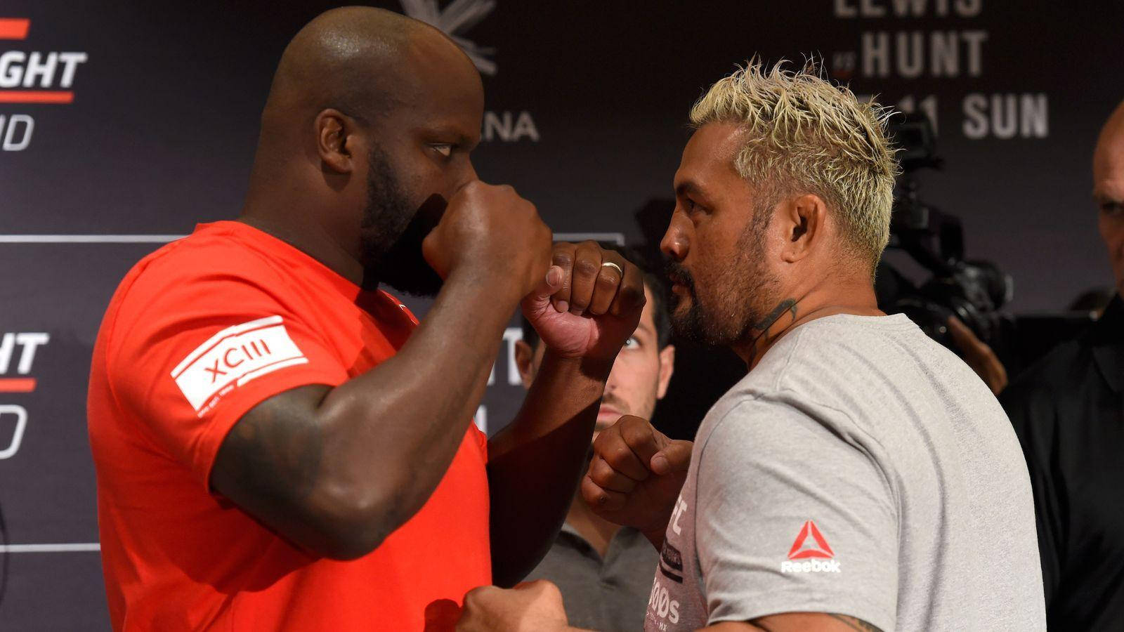 Derrick Lewis, red shirt, arena lights, HD Desktop Wallpaper