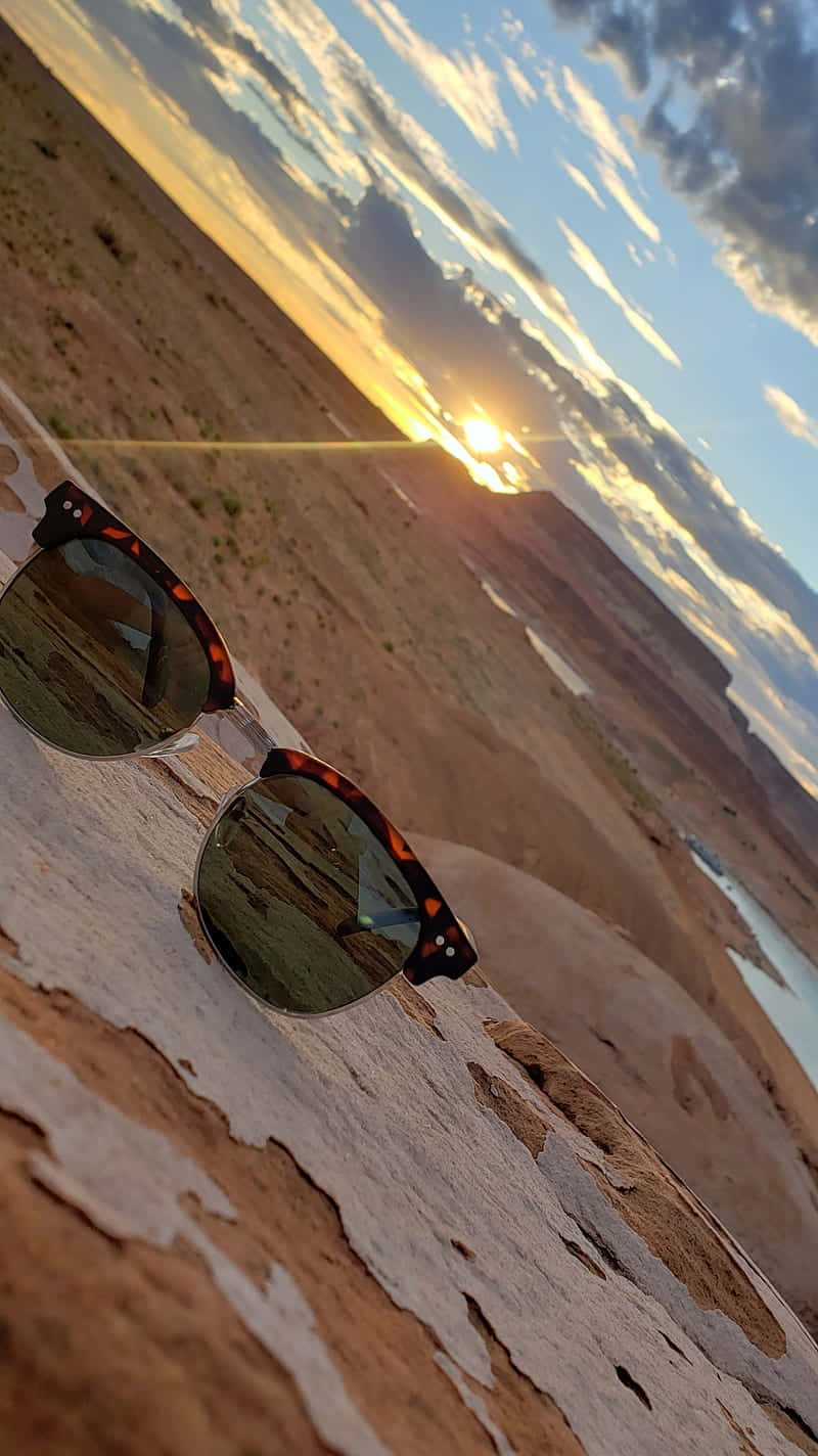 Desert Sunset Reflection Sunglasses, tortoiseshell sunglasses, weathered wood, HD Phone Wallpaper