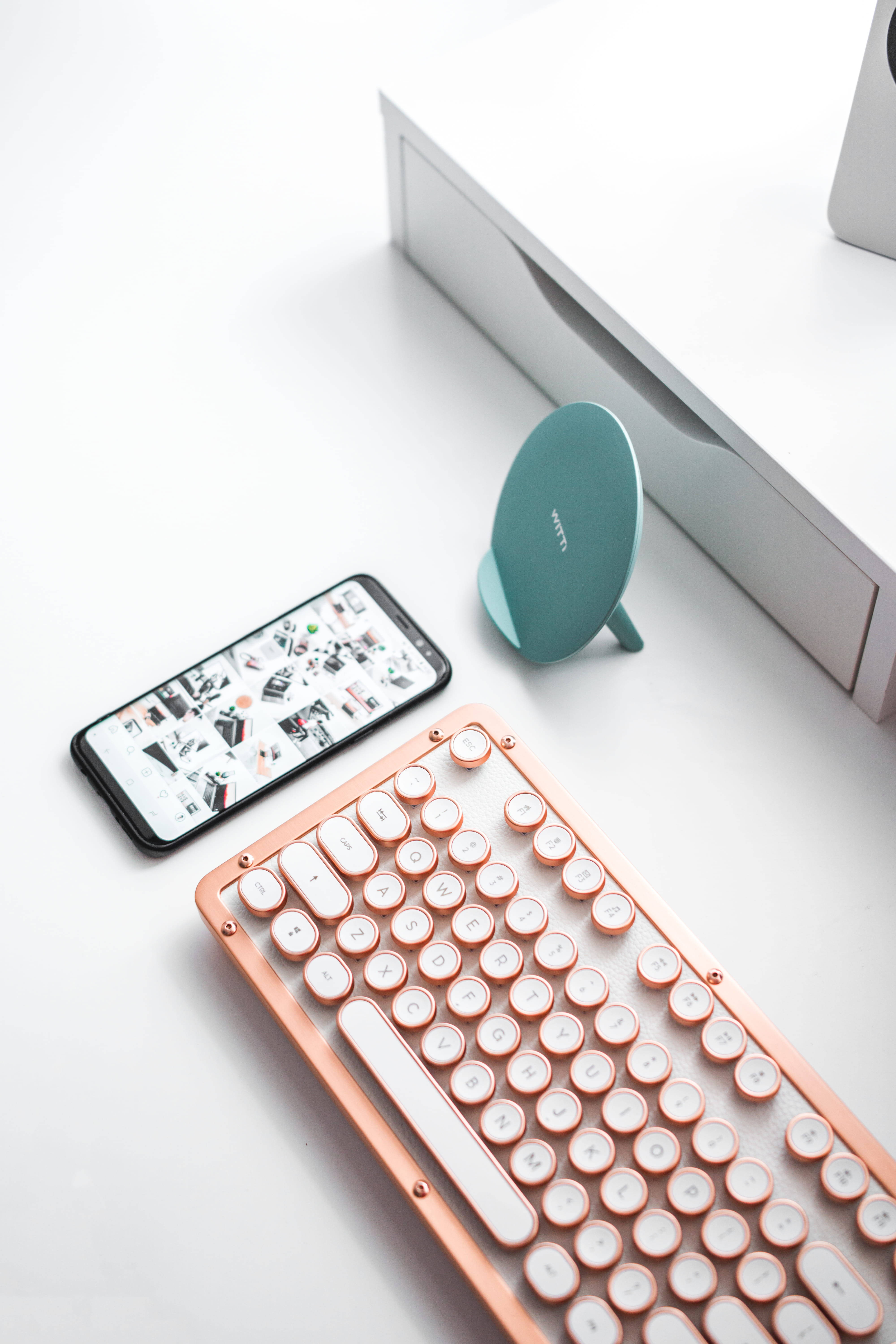rose gold, vintage-style keyboard, smartphone, 5K Phone Wallpaper