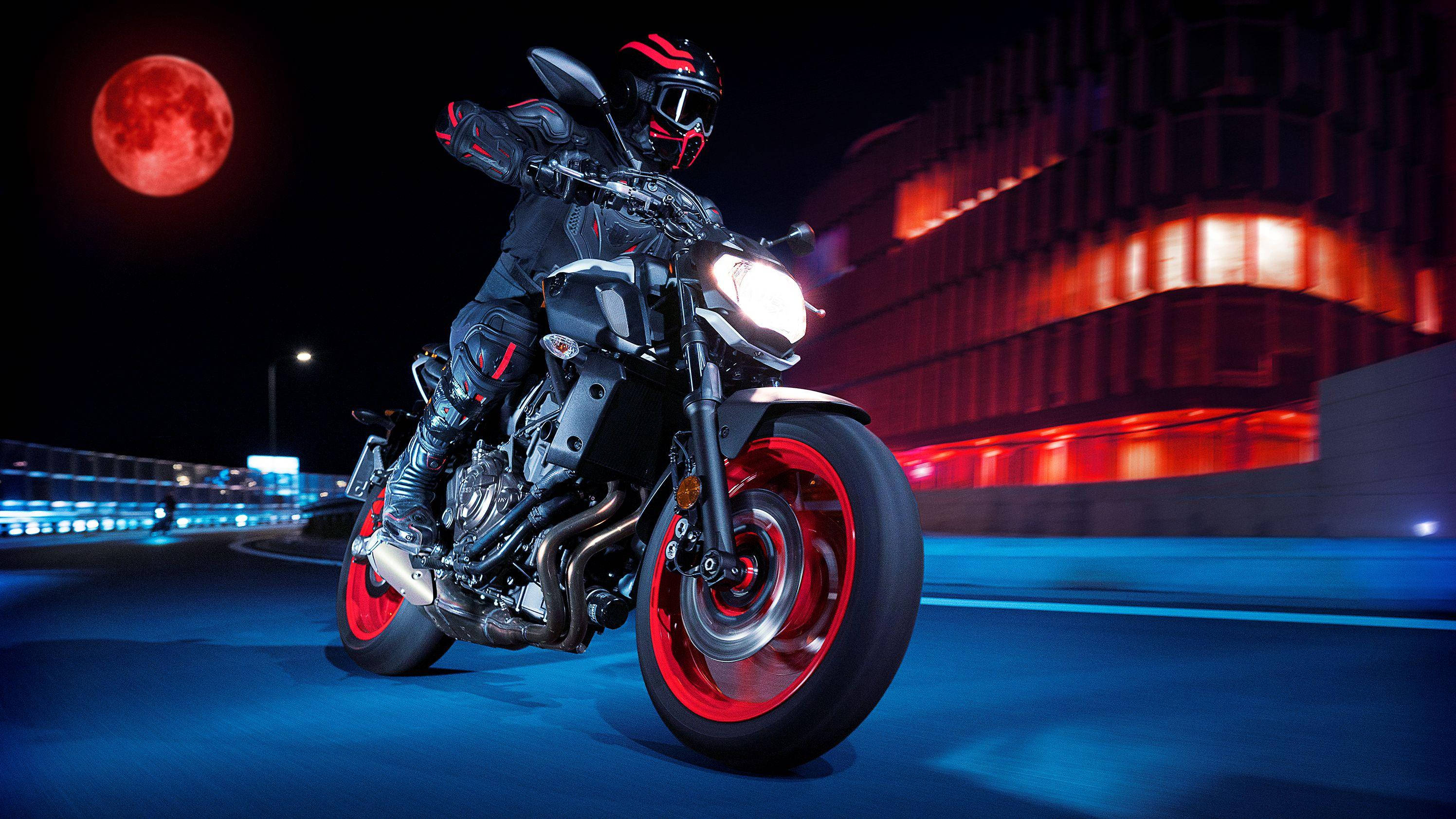 black Yamaha MT 15, red moon, neon-lit city, 2K Desktop Wallpaper