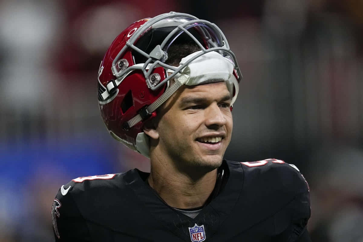 Desmond Ridder, red helmet, black jersey, SD Desktop Wallpaper