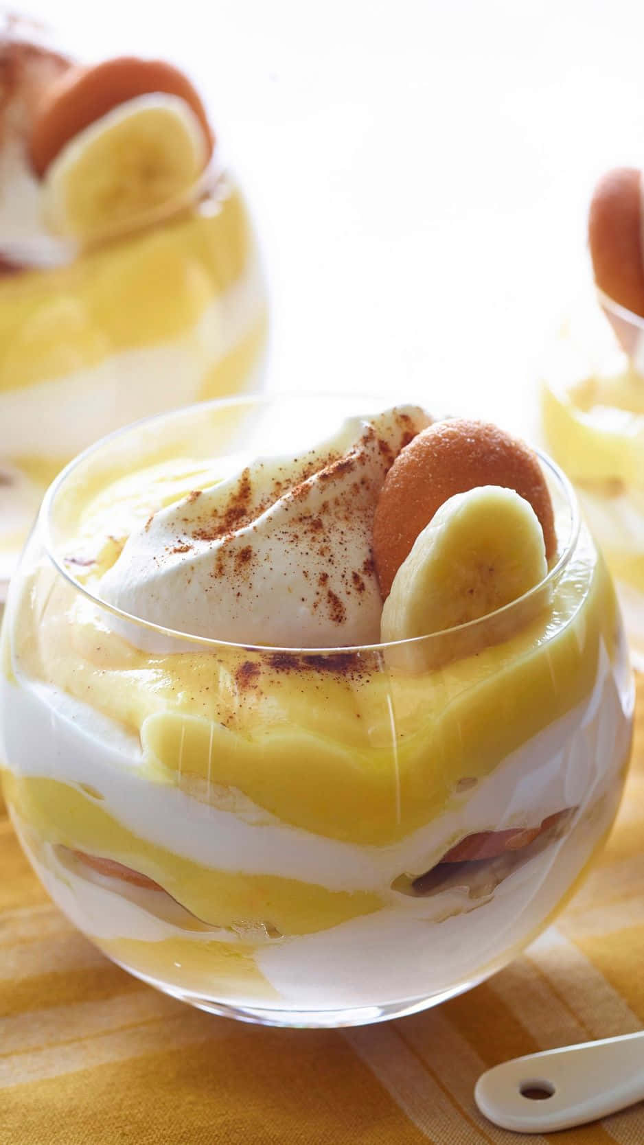 Dessert iPhone, banana pudding, whipped cream, HD Phone Wallpaper