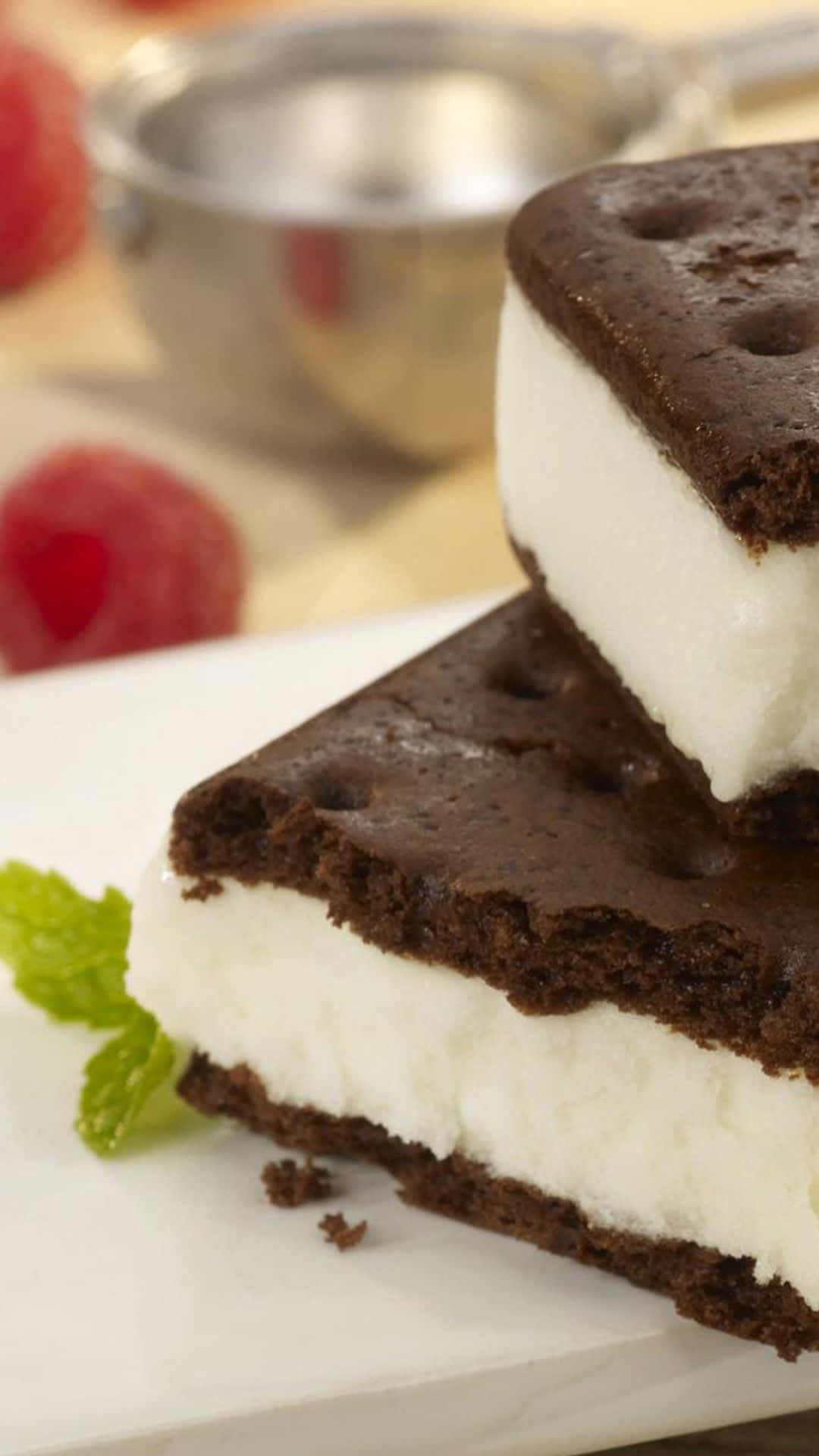 Dessert iPhone, chocolate sandwich cookies, creamy white filling, Full HD Phone Wallpaper