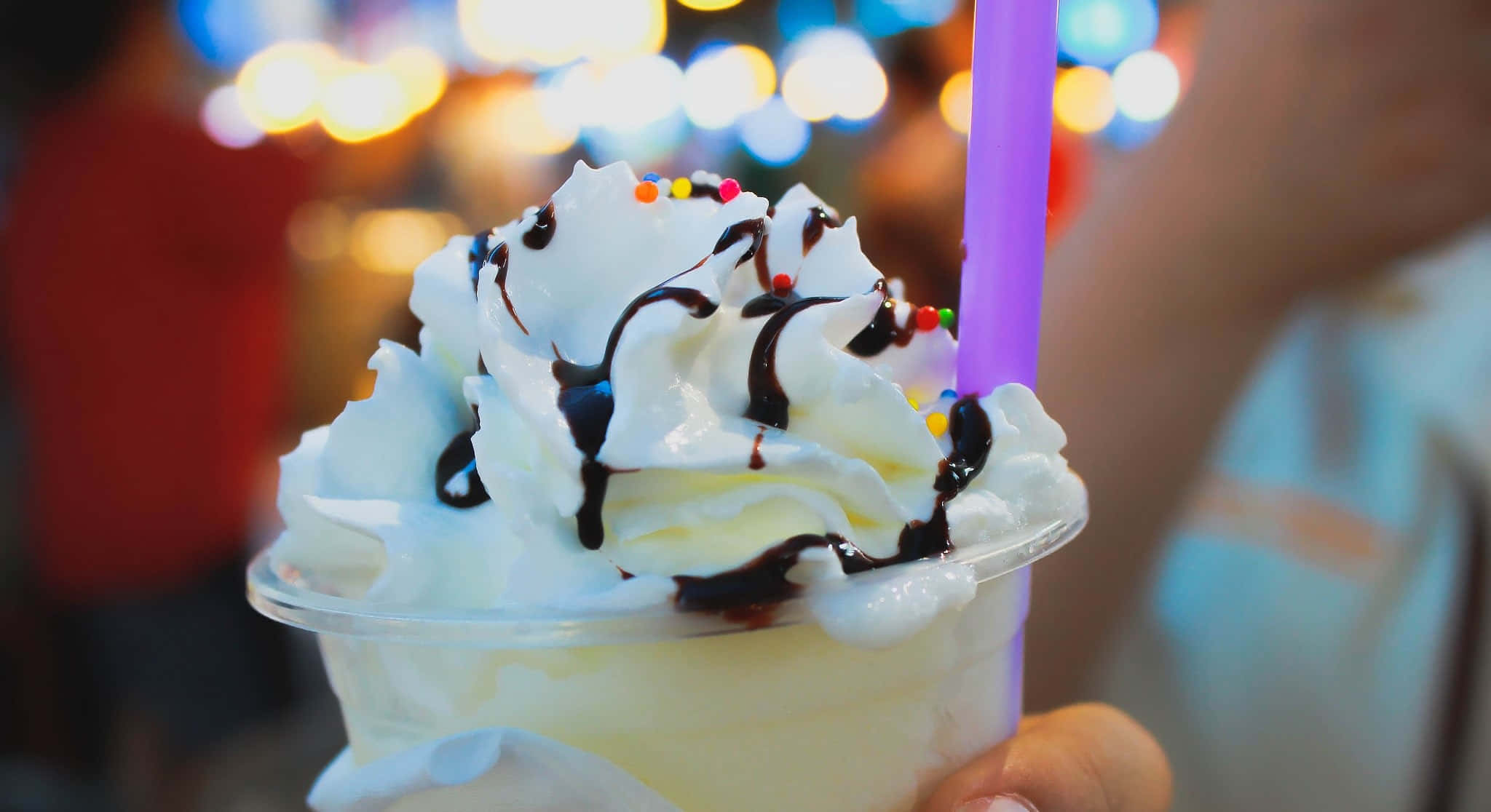 yummy vanilla milkshake, whipped cream, chocolate syrup, Full HD Desktop Wallpaper