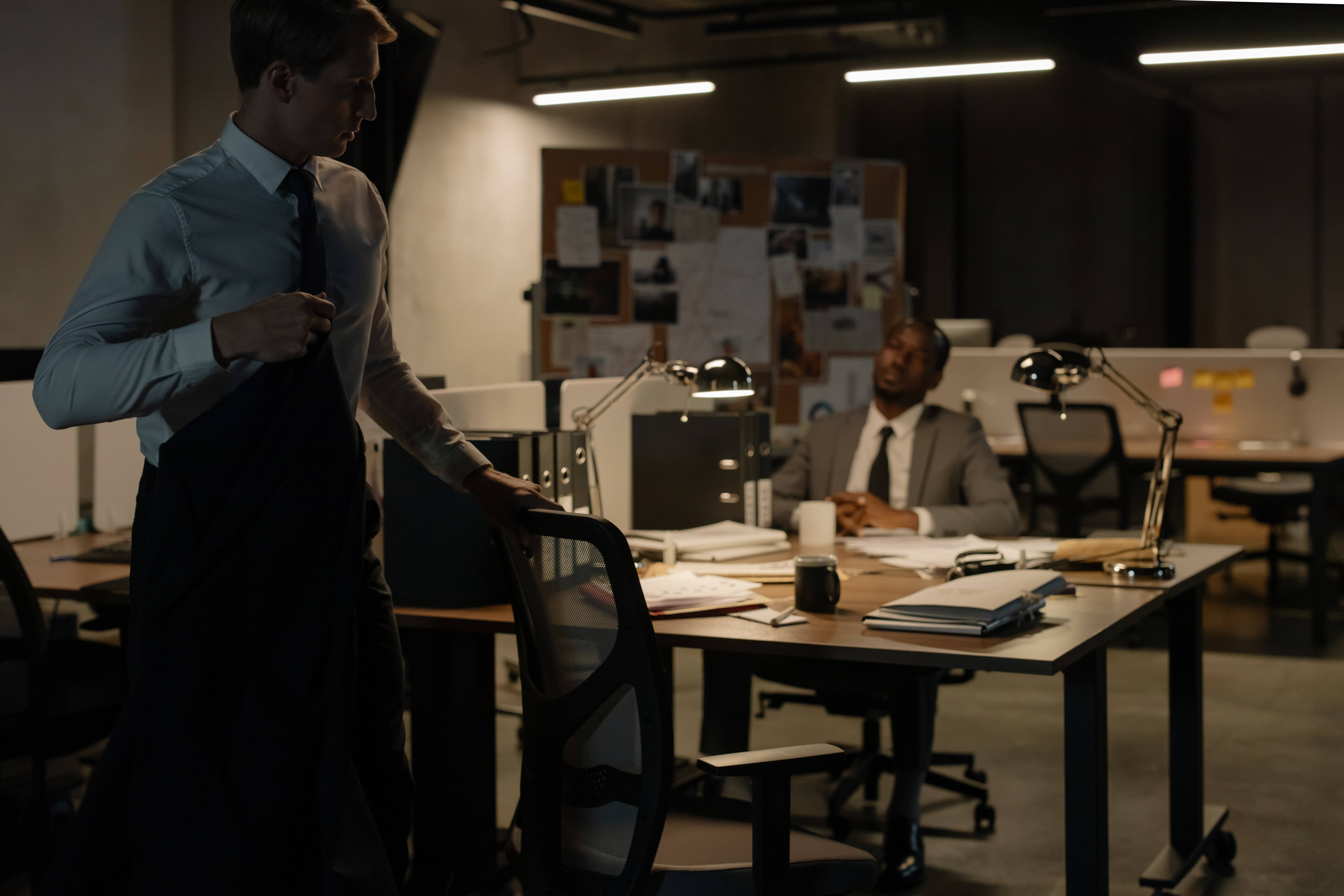 Detective, office, light shirt, 5K Desktop Wallpaper