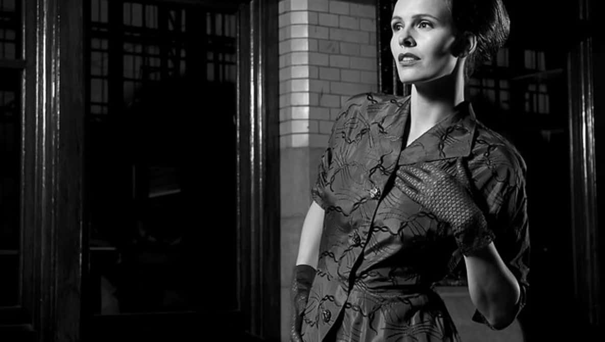 film noir, patterned dress, dimly lit doorway, SD Desktop Wallpaper