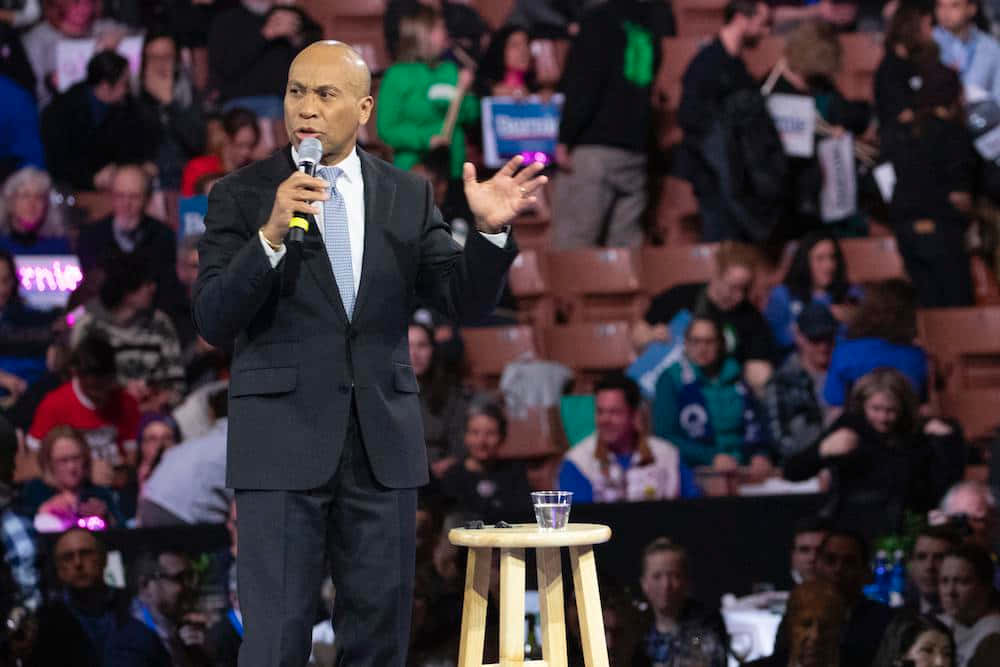 Deval Patrick, microphone, dark suit, SD Desktop Wallpaper