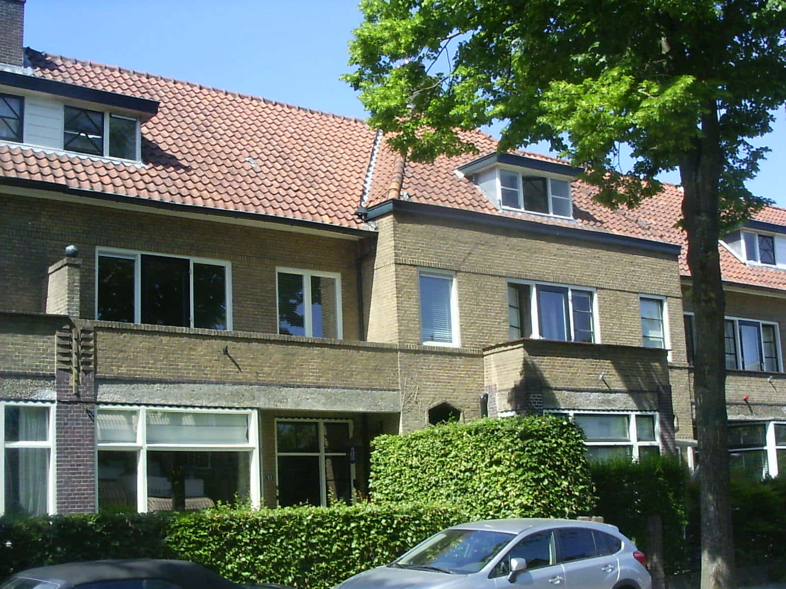 Deventer, brick apartment building, red tiled roof, HD Desktop Wallpaper