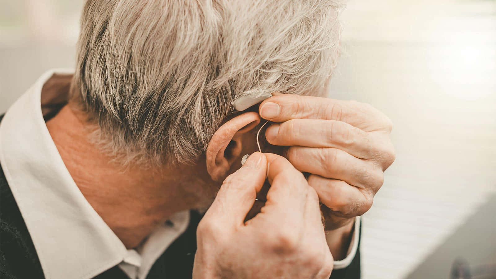 hearing aid, elderly person, gray hair, HD Desktop Wallpaper