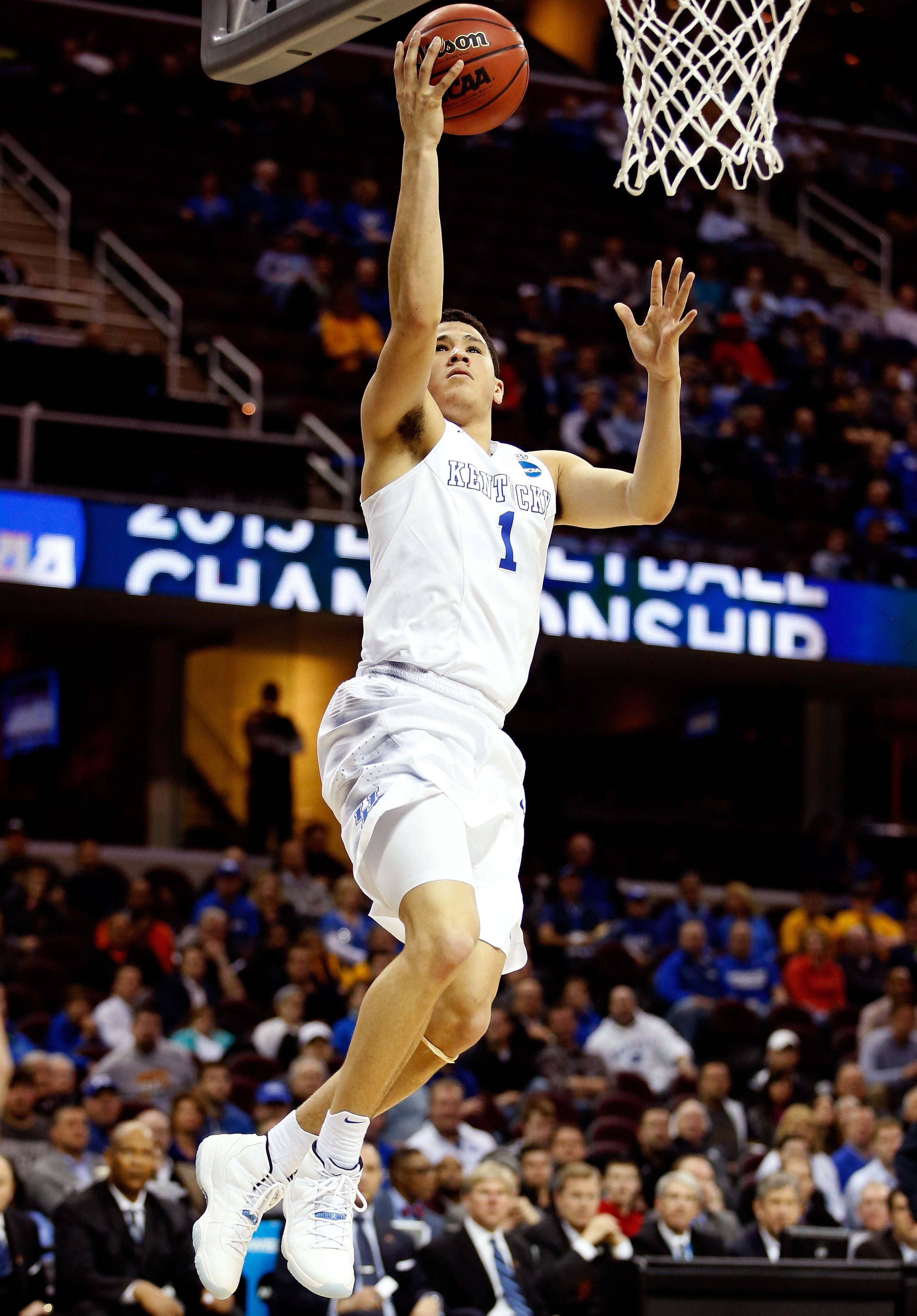 Devin Booker, white Kentucky jersey, dunks the ball, 4K Phone Wallpaper
