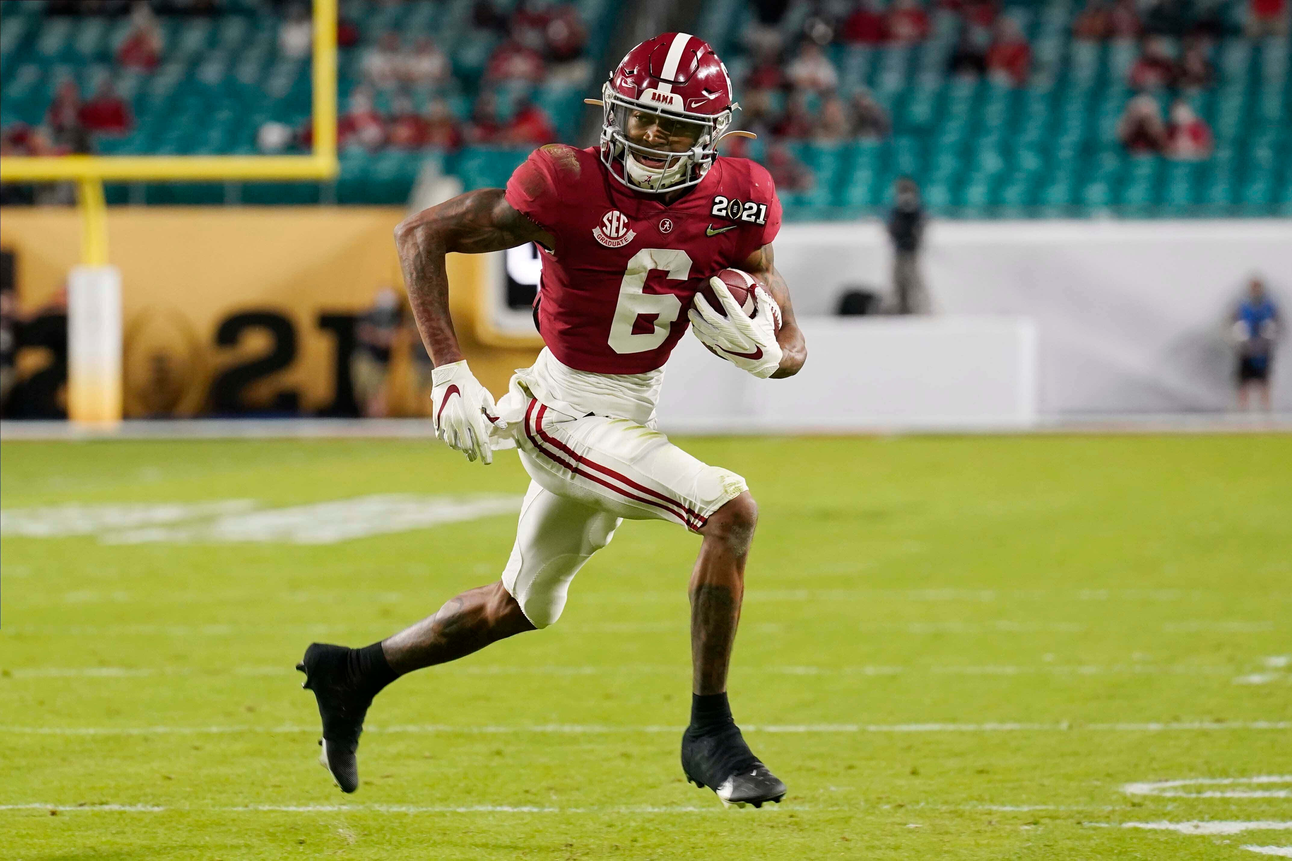 Devonta Smith, red and white uniform, green field, 4K Desktop Wallpaper