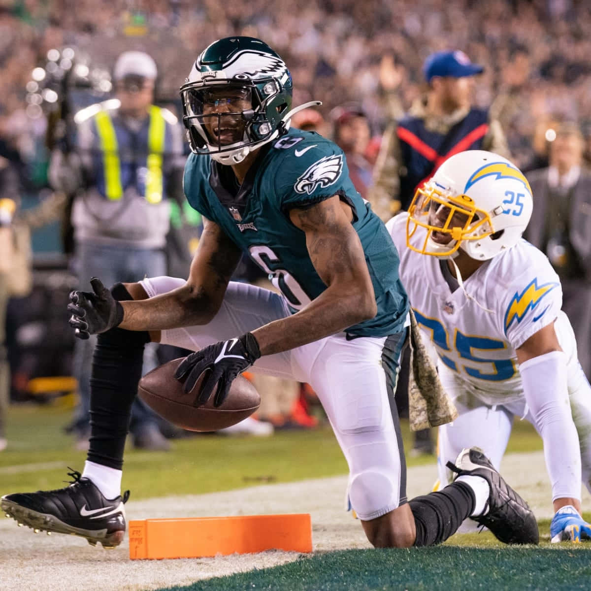 Devonta Smith, teal Eagles uniform, end zone, SD Desktop Wallpaper