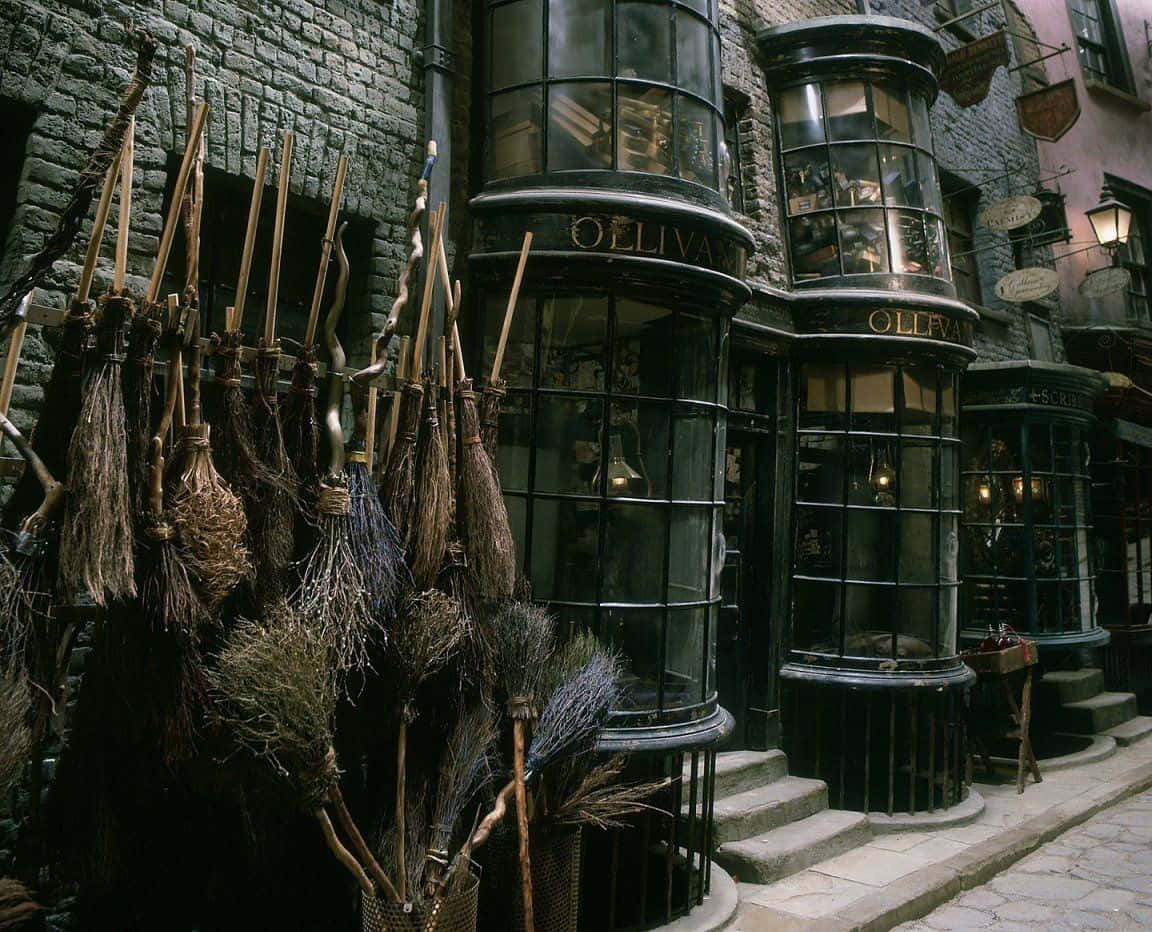 Diagon Alley, cobblestone street, dark glass storefronts, SD Desktop Wallpaper