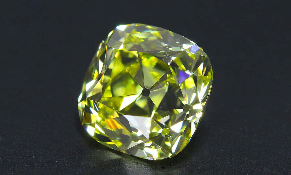 yellow cushion-cut diamond, black background, SD Desktop Wallpaper