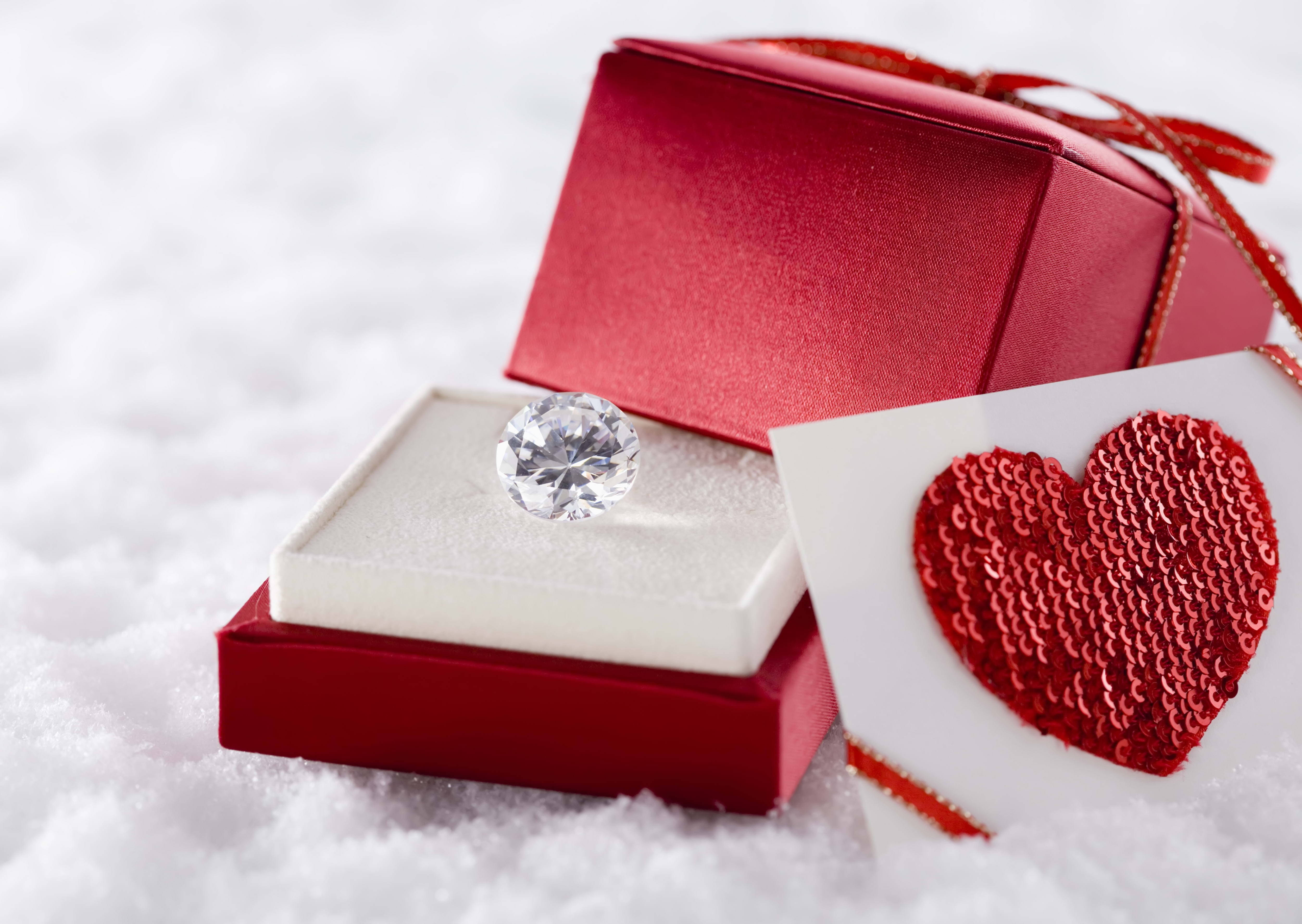 diamond ring, red velvet box, fresh snow, 4K Desktop Wallpaper