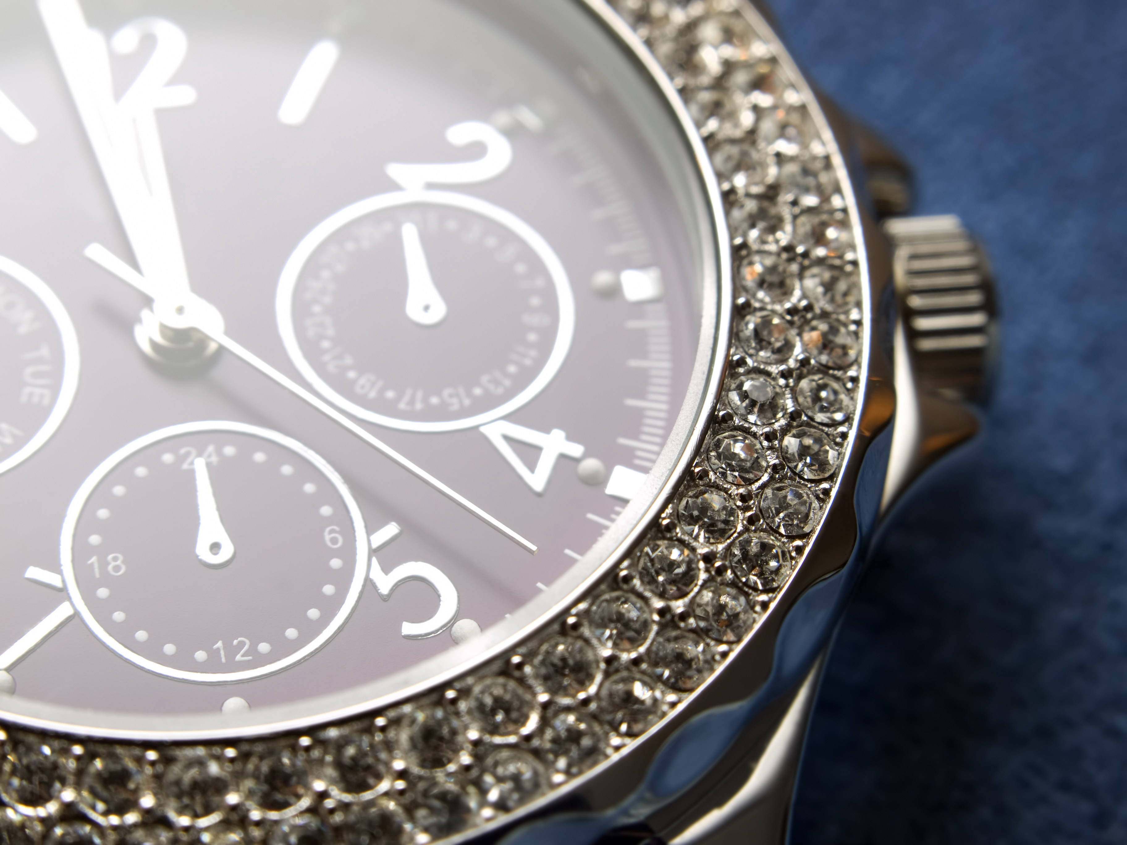 diamond-encrusted bezel, silver dial, luxury watch, 2K Desktop Wallpaper