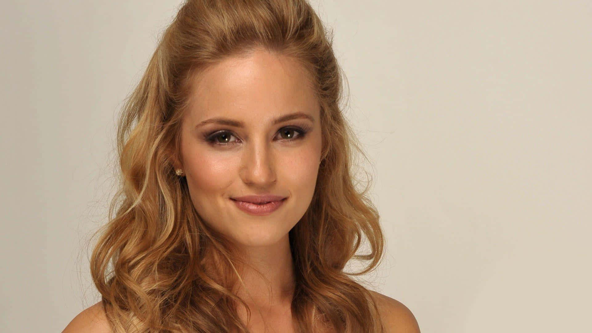 Dianna Agron, golden wavy hair, gentle smile, Full HD Desktop Wallpaper