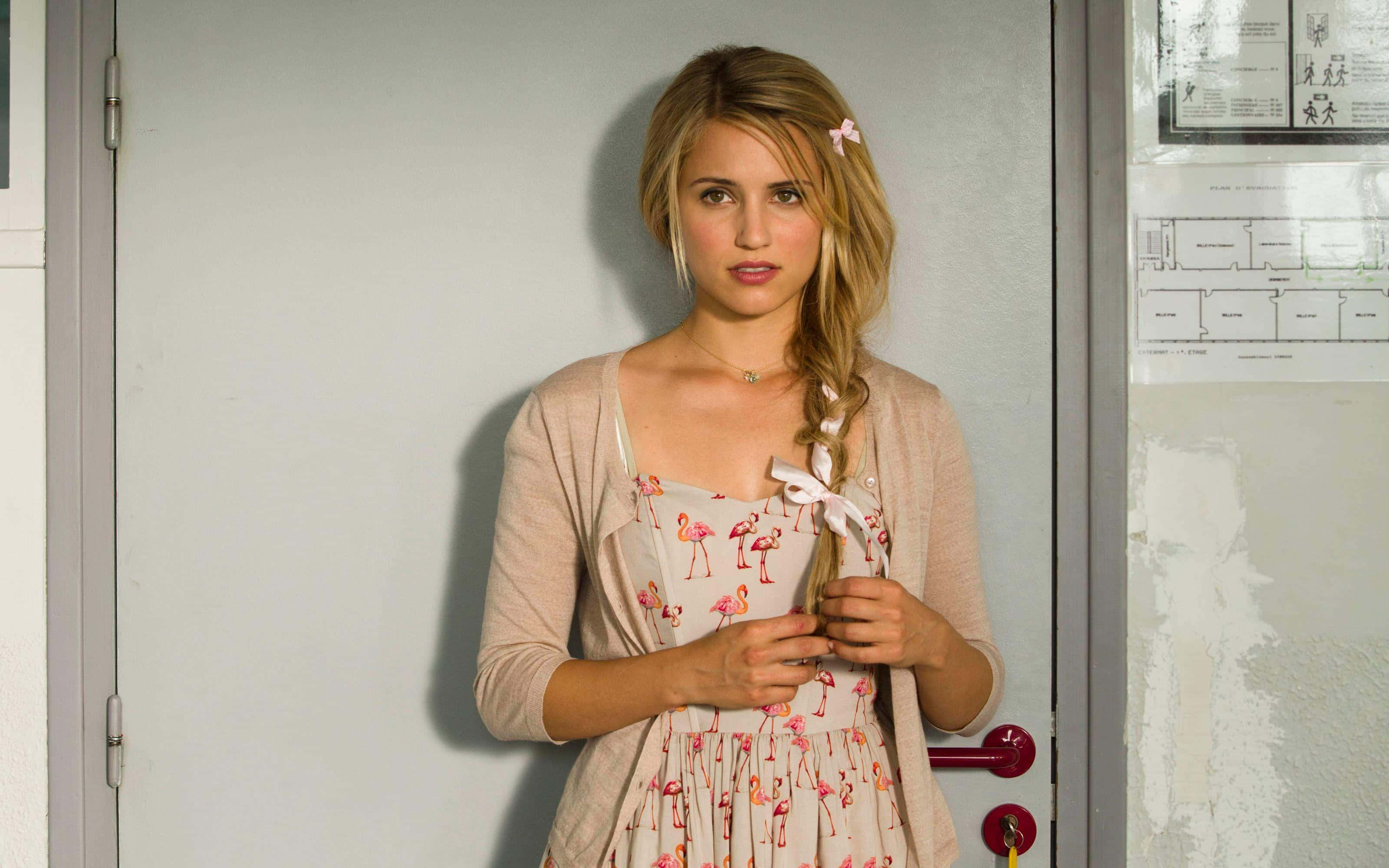 Dianna Agron, flamingo-print dress, beige cardigan, 2K Desktop Wallpaper