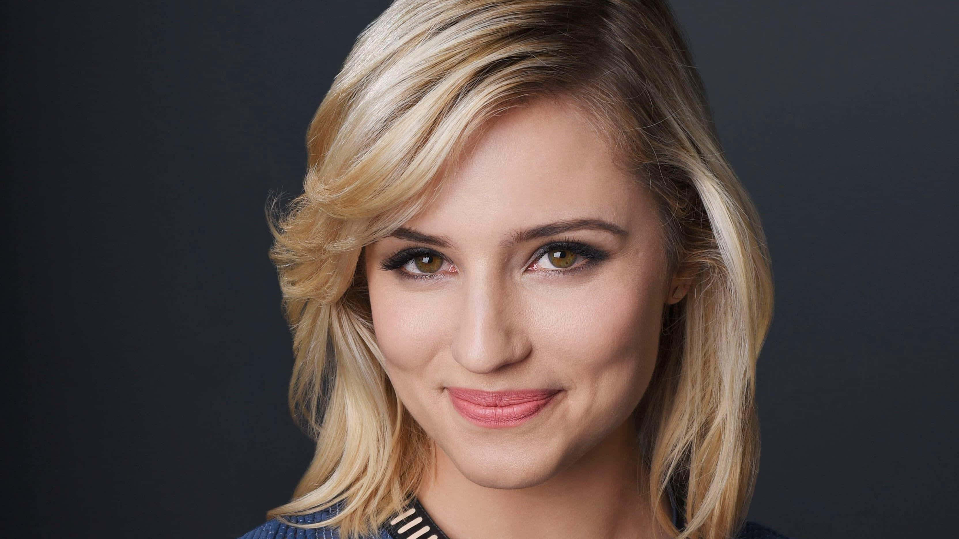 Dianna Agron, blonde woman, warm brown eyes, 2K Desktop Wallpaper