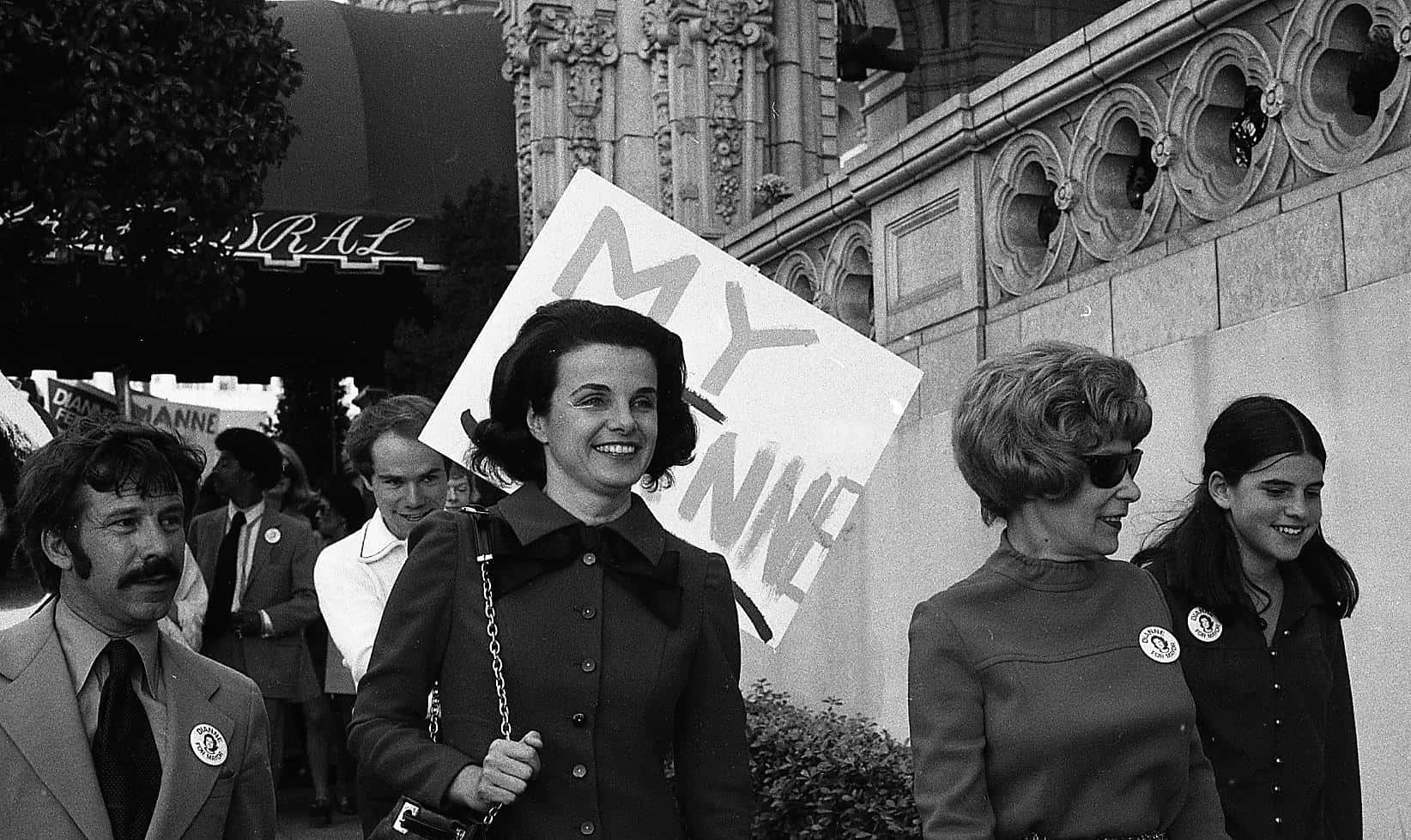 Dianne Feinstein, young activist, black and white photo, HD Desktop Wallpaper