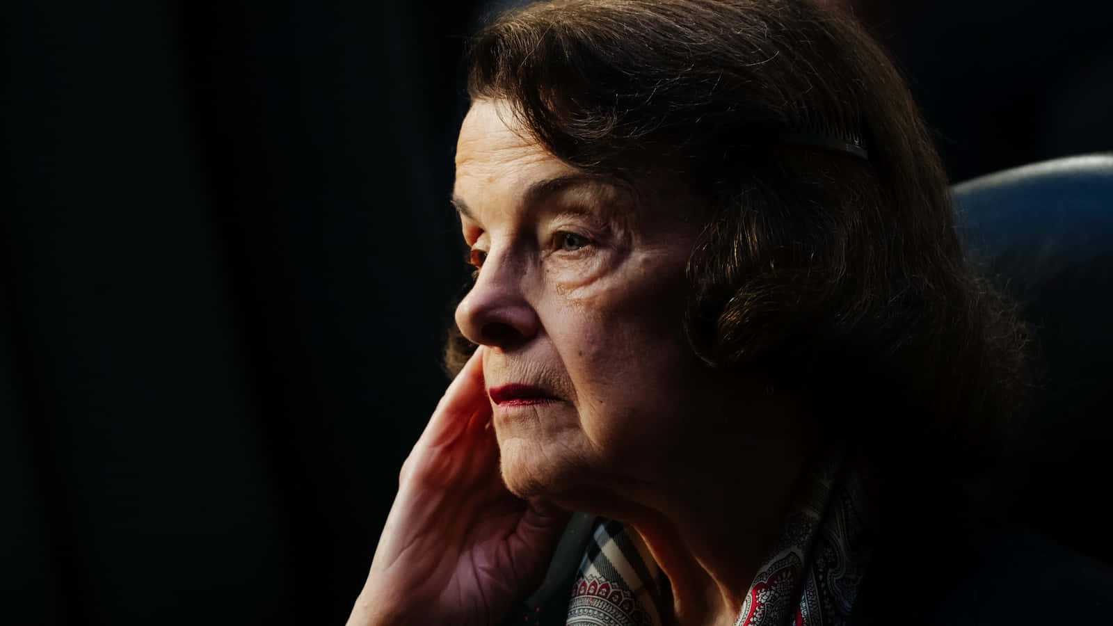 Dianne Feinstein, side profile, dark hair, HD Desktop Wallpaper