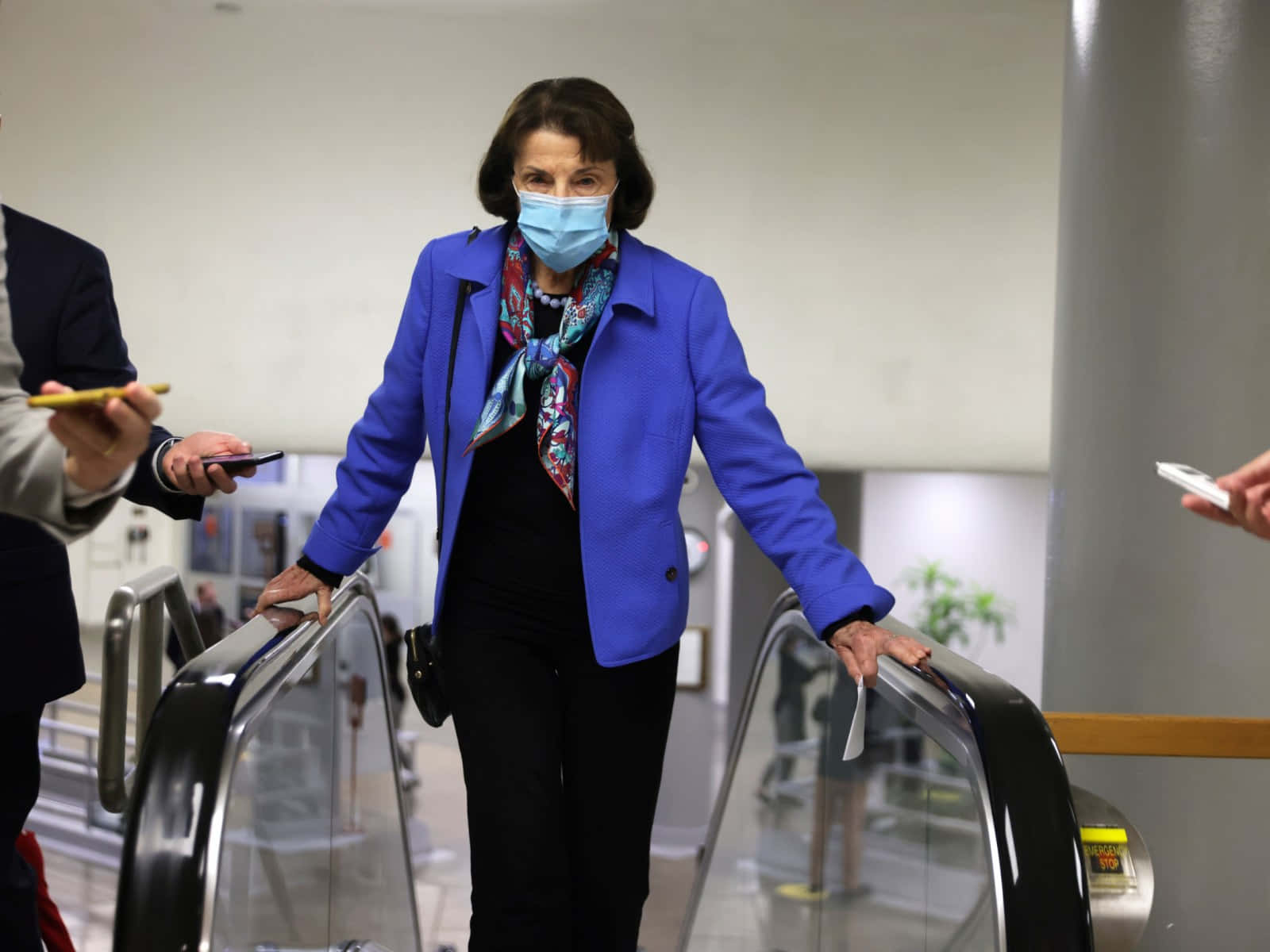 Dianne Feinstein, mask, escalator, HD Desktop Wallpaper