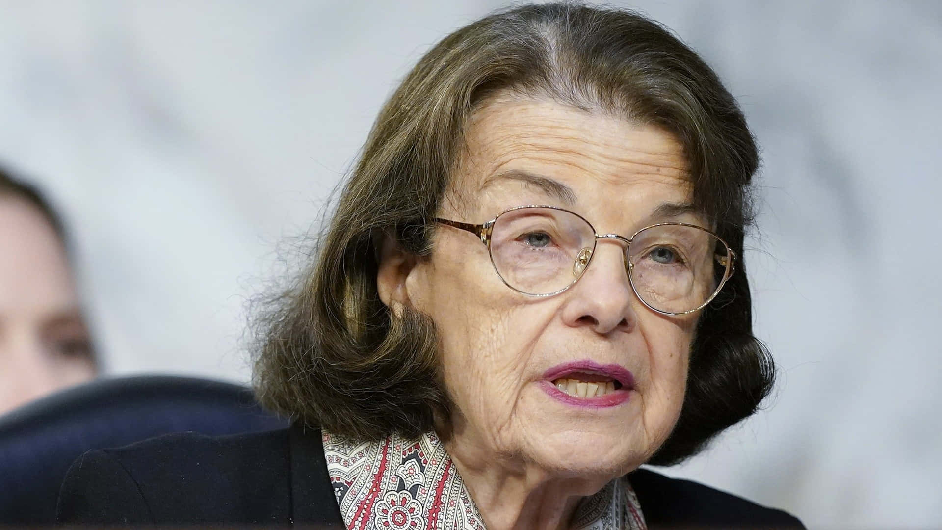 Dianne Feinstein, glasses, patterned scarf, Full HD Desktop Wallpaper