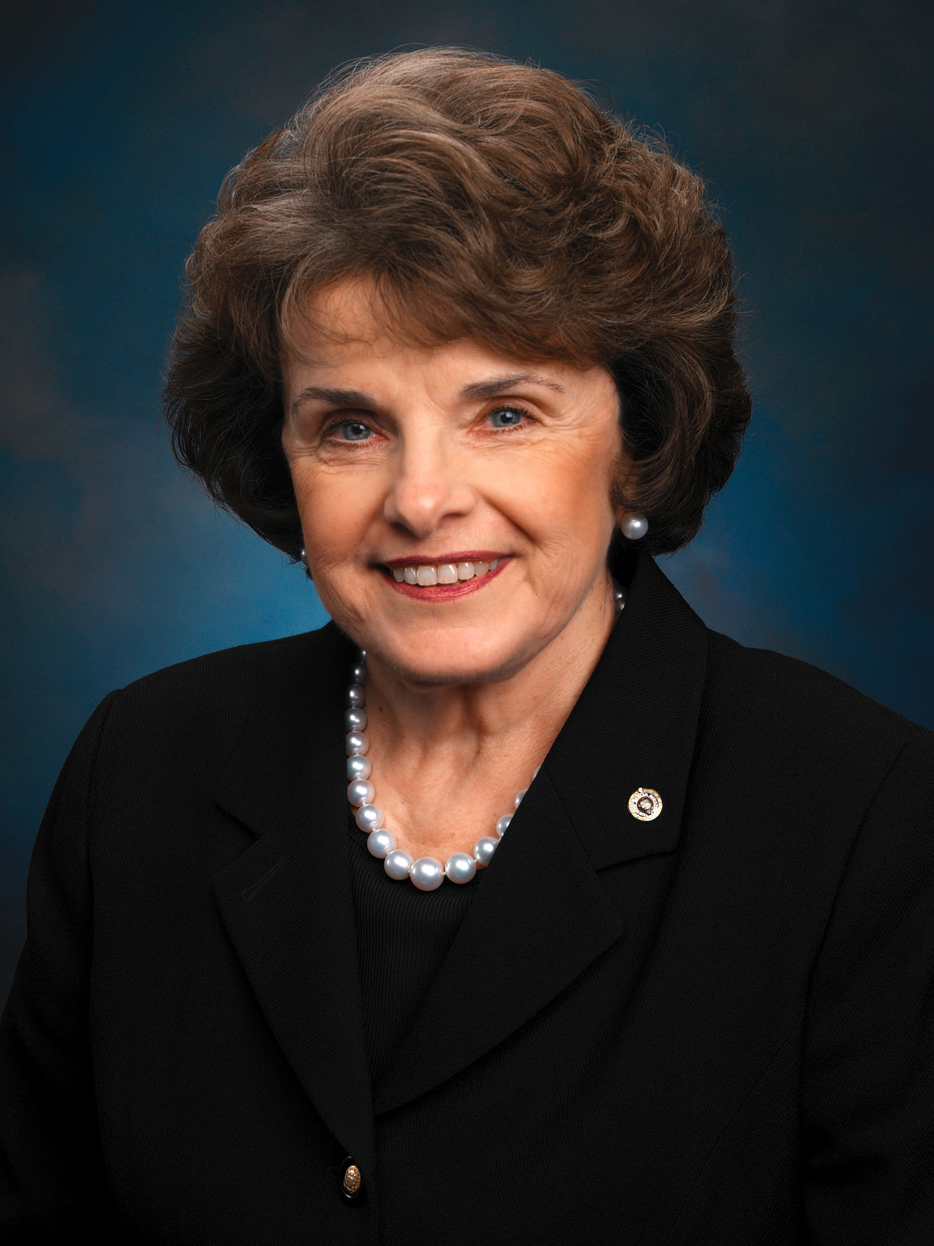 Dianne Feinstein, senator, black suit, 4K Phone Wallpaper