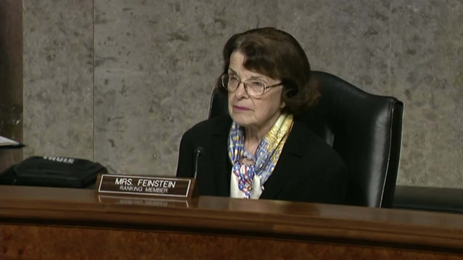 Dianne Feinstein, Congress meeting, wooden desk, HD Desktop Wallpaper