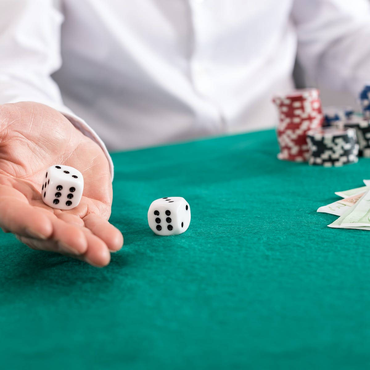 Dice, white shirt, green casino table, SD Desktop Wallpaper