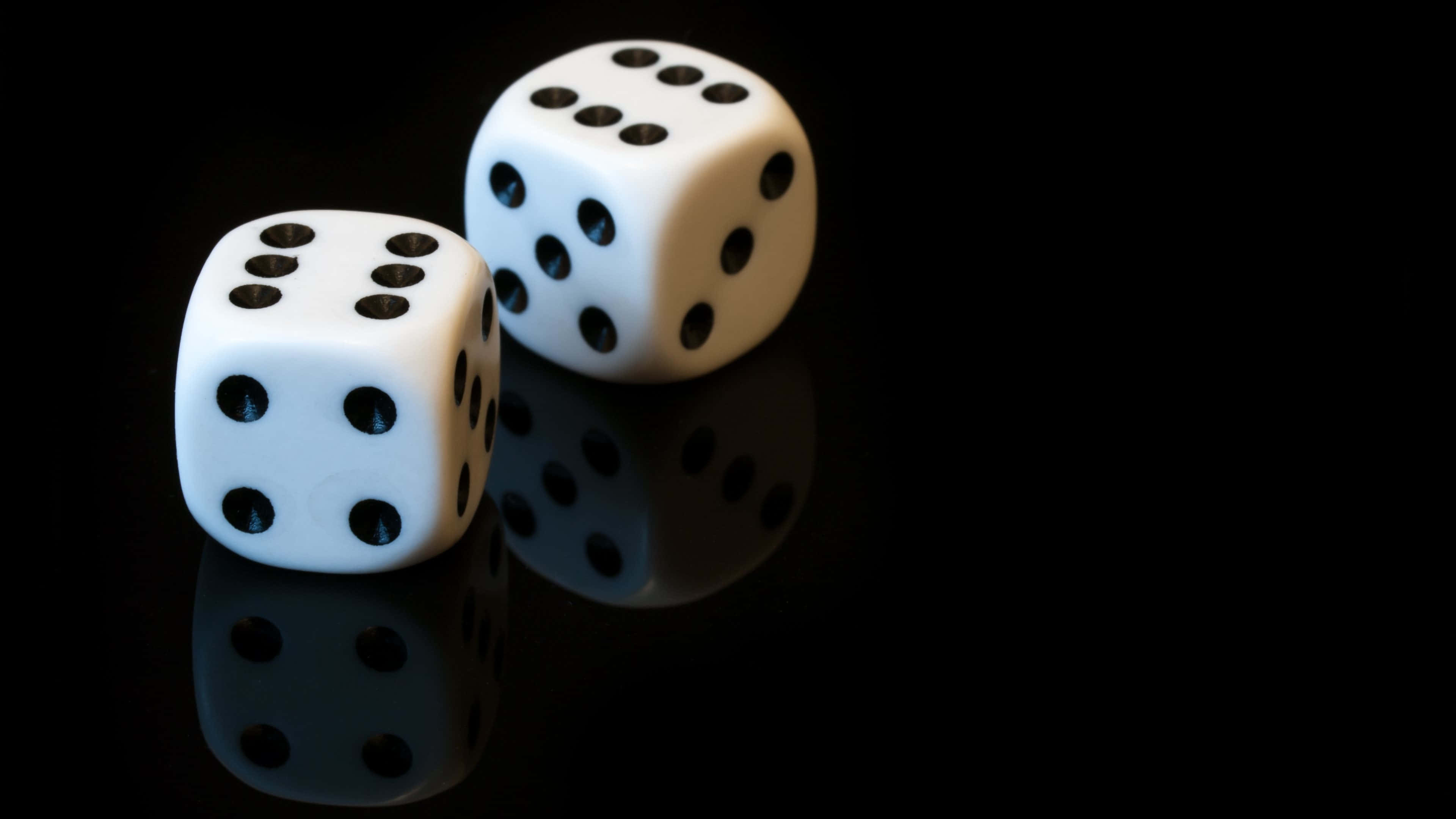 white dice, black dots, glossy black surface, 4K Desktop Wallpaper