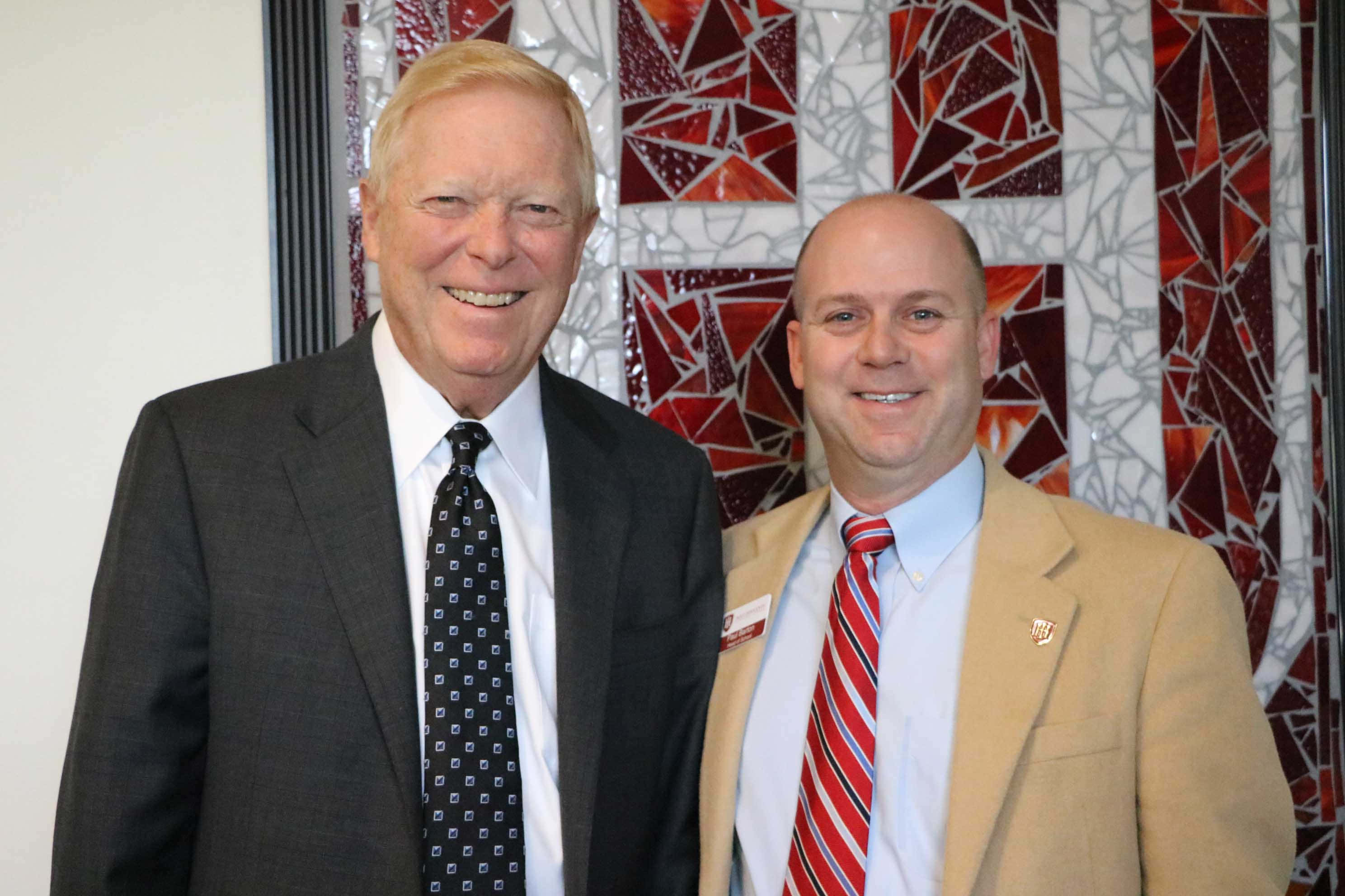 Dick Gephardt, red and white geometric mosaic wall art, suits, 2K Desktop Wallpaper