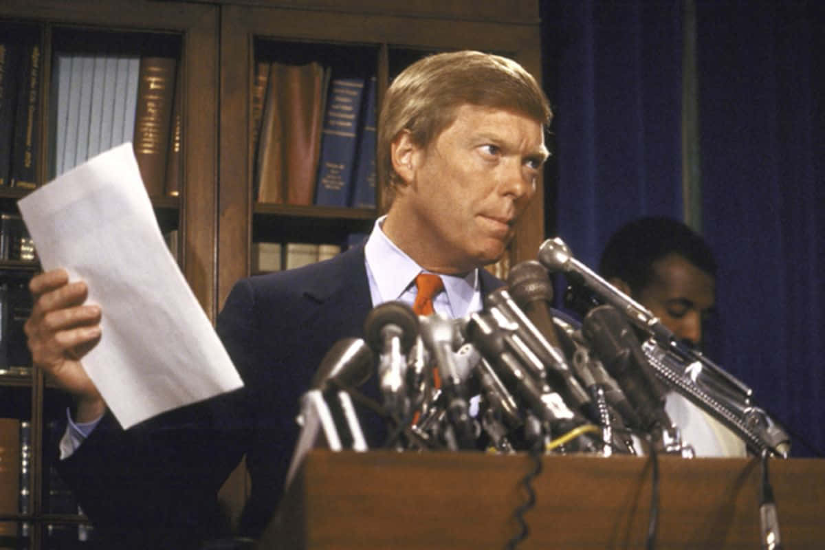 Dick Gephardt, microphone, podium, SD Desktop Wallpaper