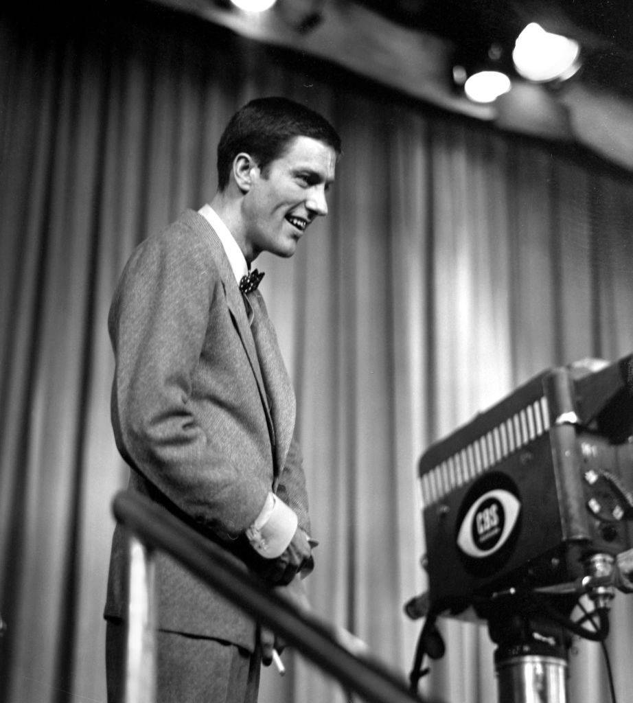 Dick Van Dyke, vintage CBS camera, studio set, SD Phone Wallpaper