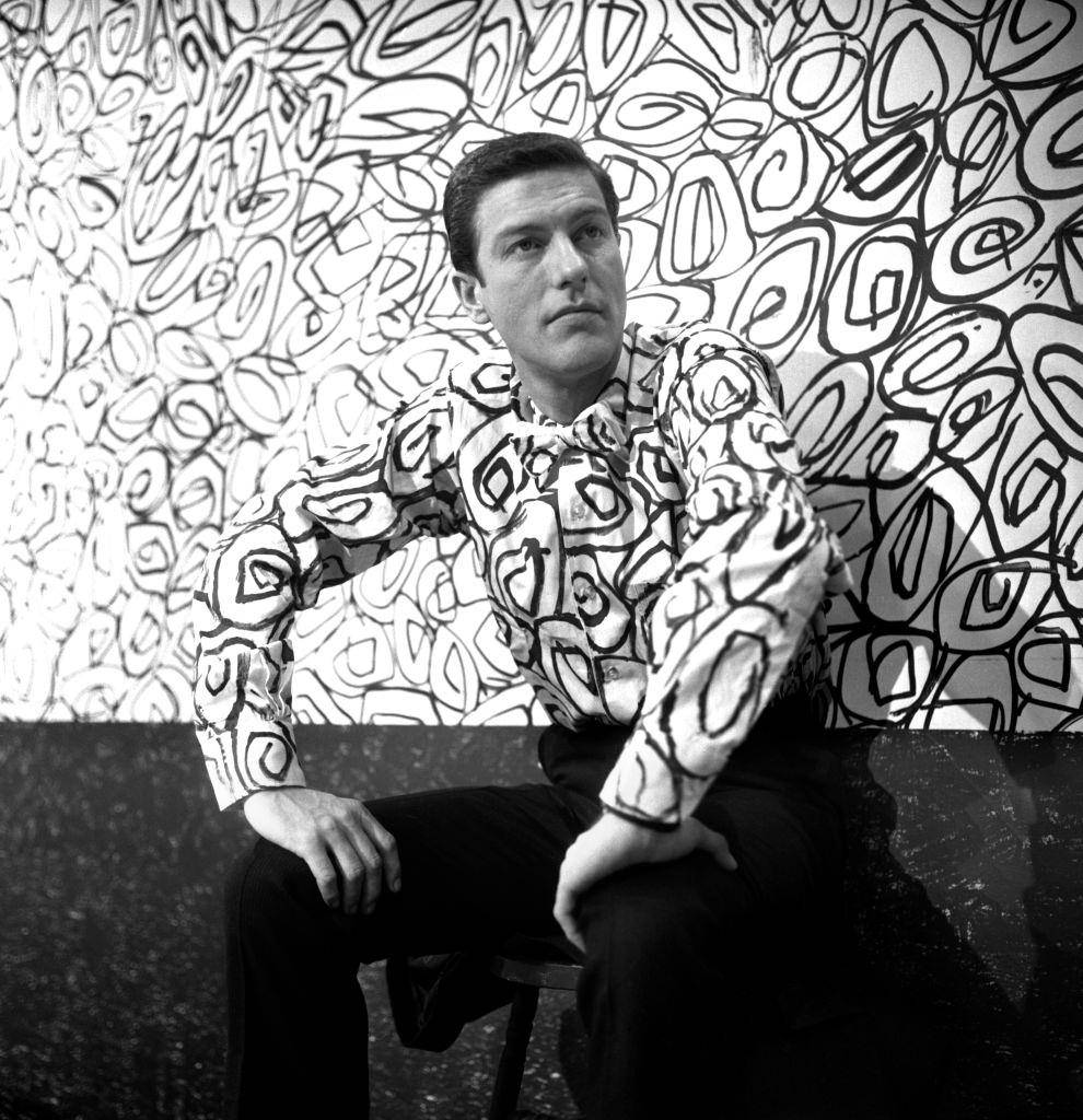 Dick Van Dyke, bold patterned shirt, abstract wall, SD Phone Wallpaper