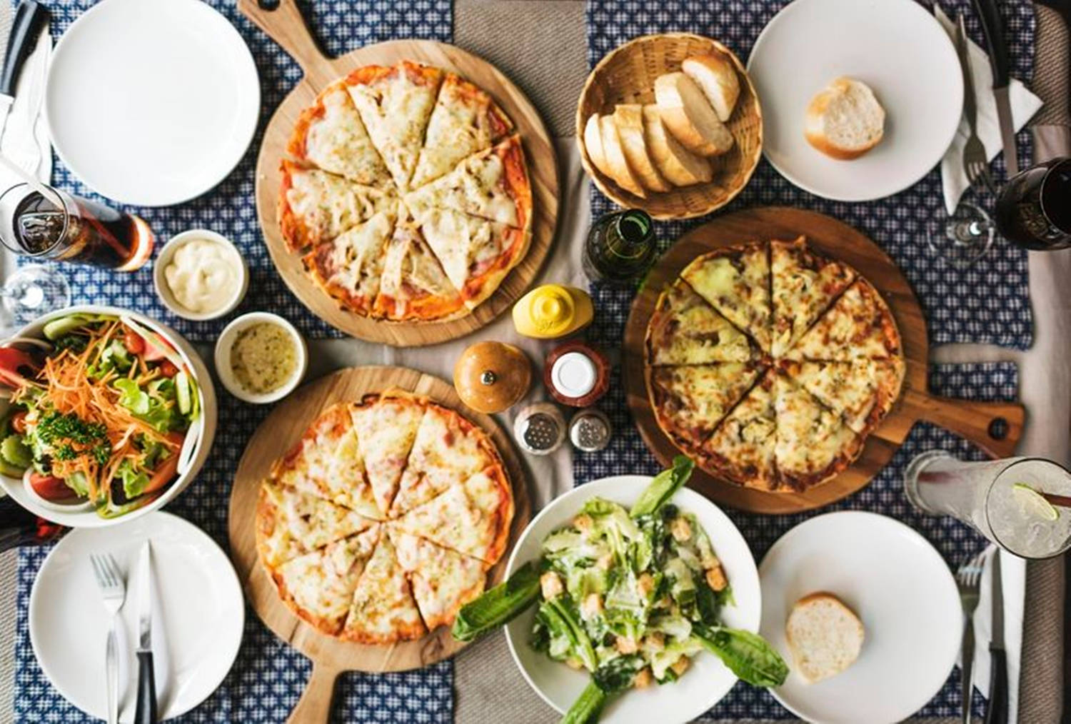 rustic table, three pizzas, salads, HD Desktop Wallpaper