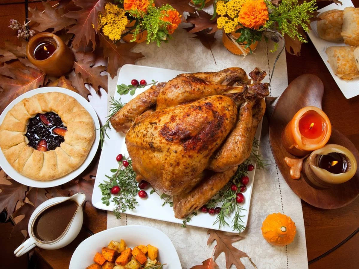roasted turkey, Thanksgiving table, cranberries, SD Desktop Wallpaper